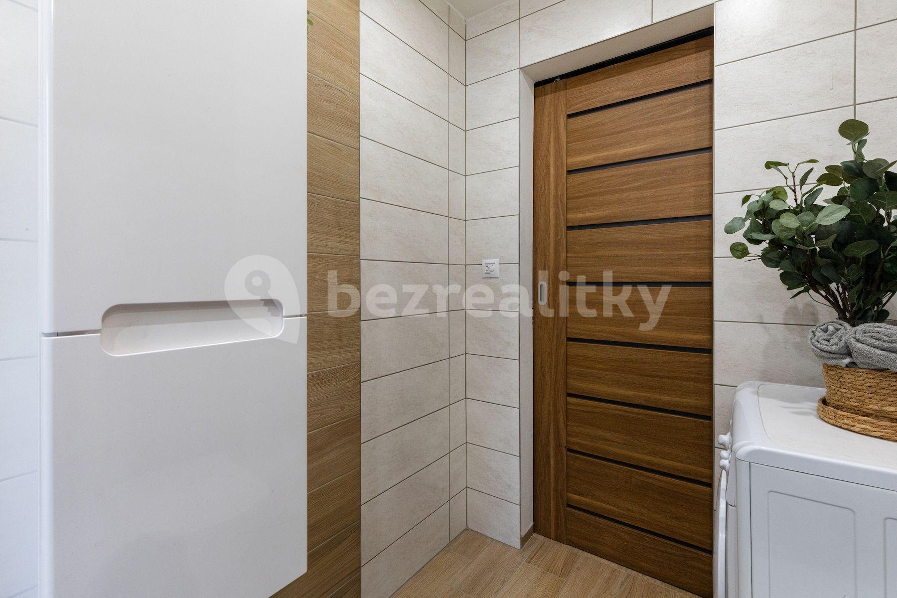 Prodej bytu 2+1 58 m², Vysoká Pec, Bohutín, Středočeský kraj