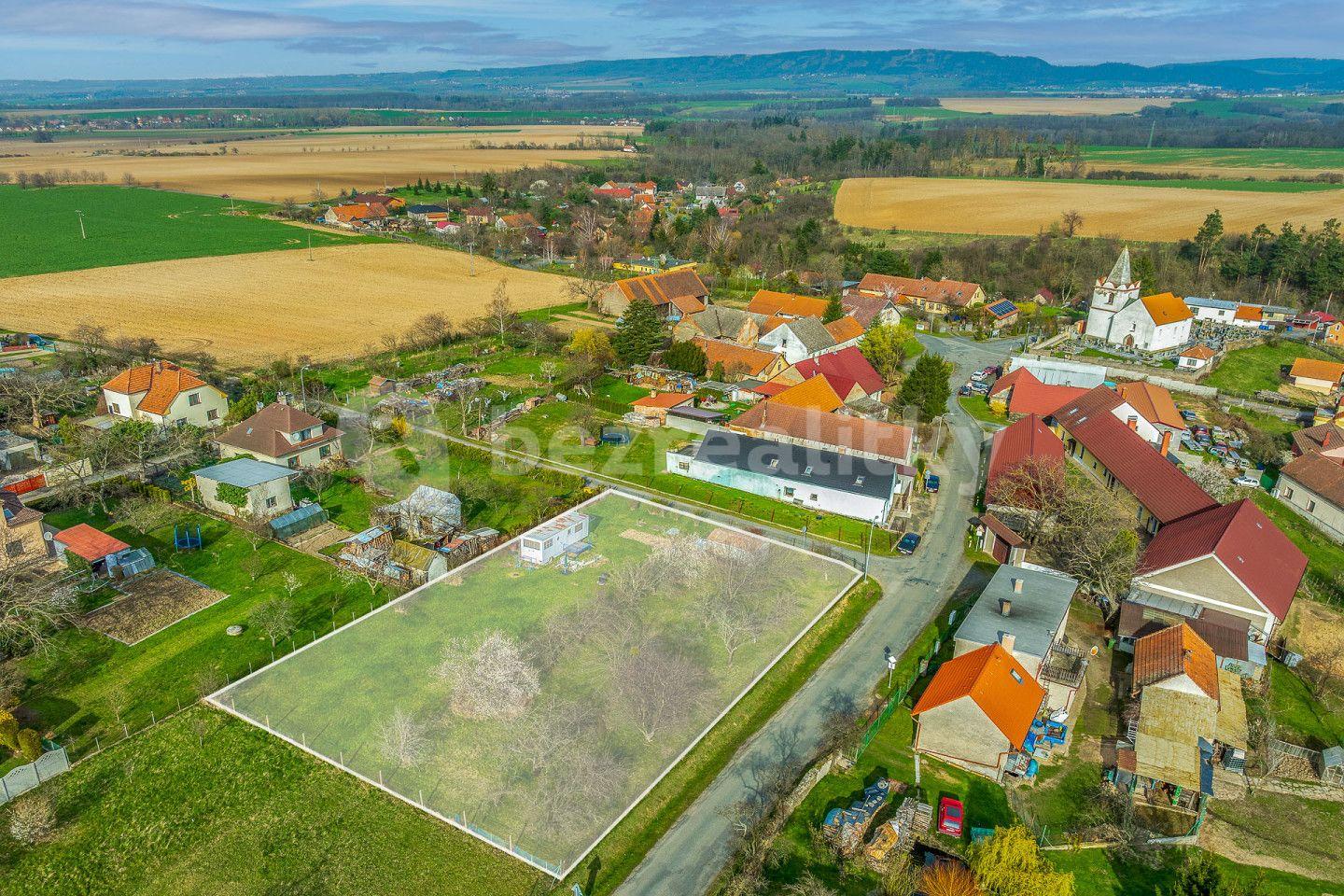 Prodej pozemku 1.697 m², Okřesaneč, Středočeský kraj