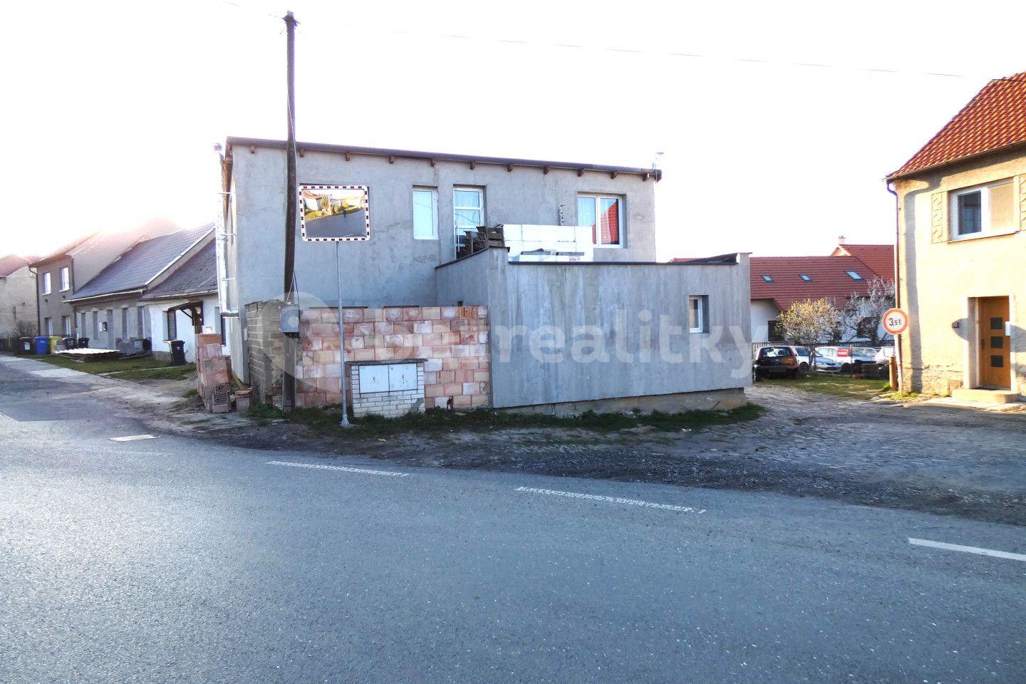 Prodej domu 112 m², pozemek 126 m², Kmochovo nám., Zásmuky, Středočeský kraj