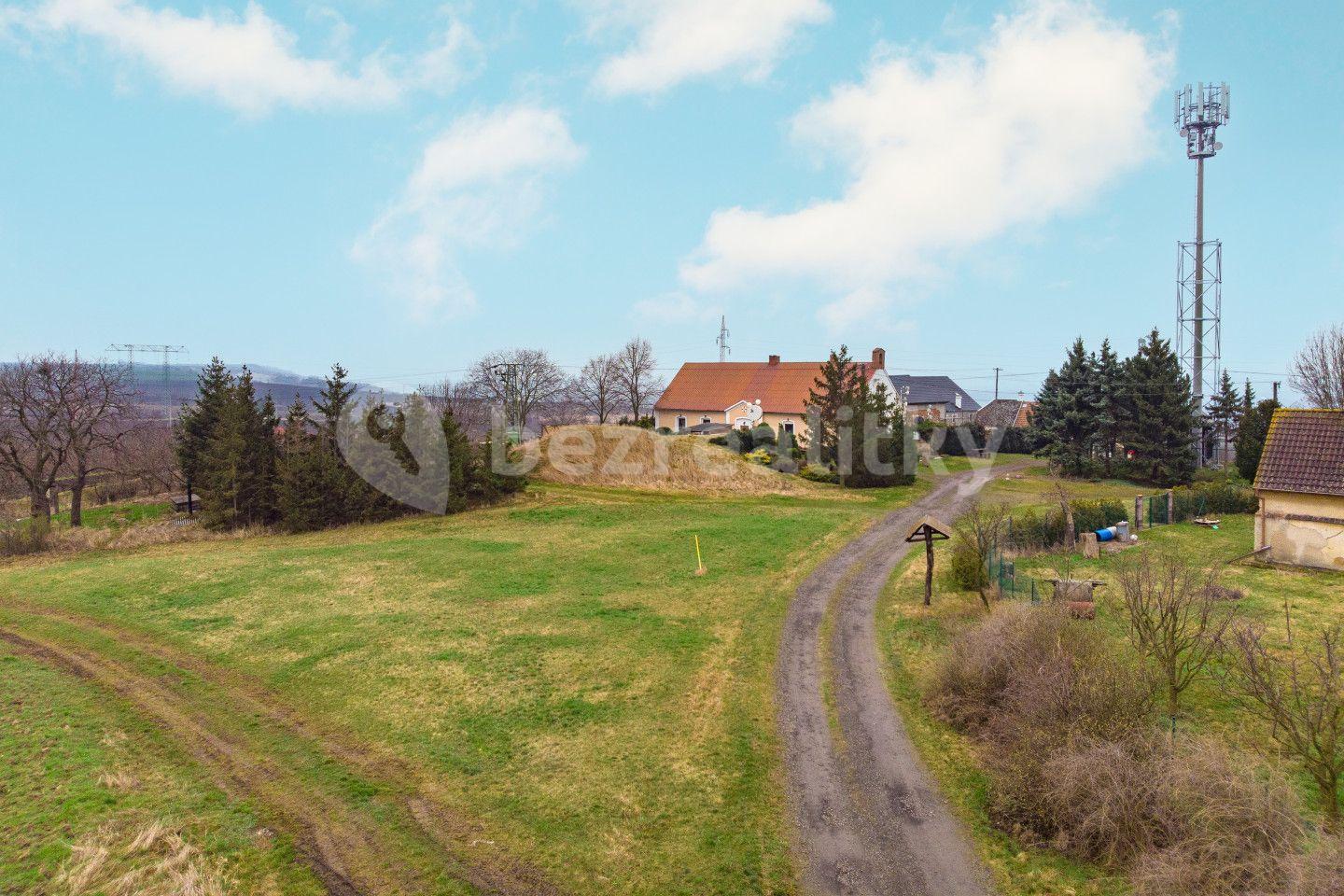 Prodej pozemku 1.615 m², Březno, Ústecký kraj