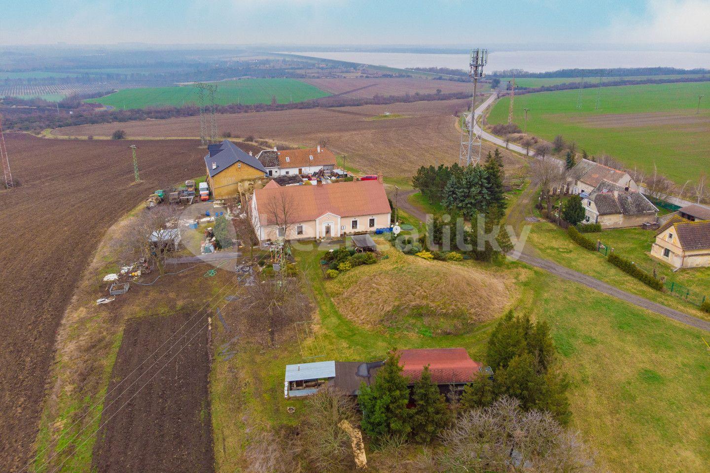 Prodej pozemku 1.615 m², Březno, Ústecký kraj