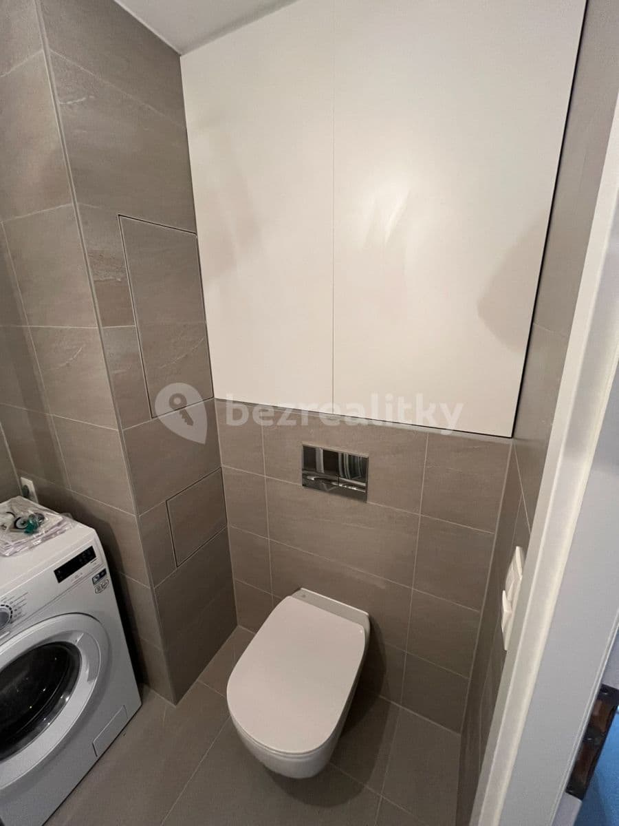 Pronájem bytu 1+kk 32 m², Milánská, Praha, Praha Pronájem bytu 1+kk 32 m², Milánská, Praha, Praha
