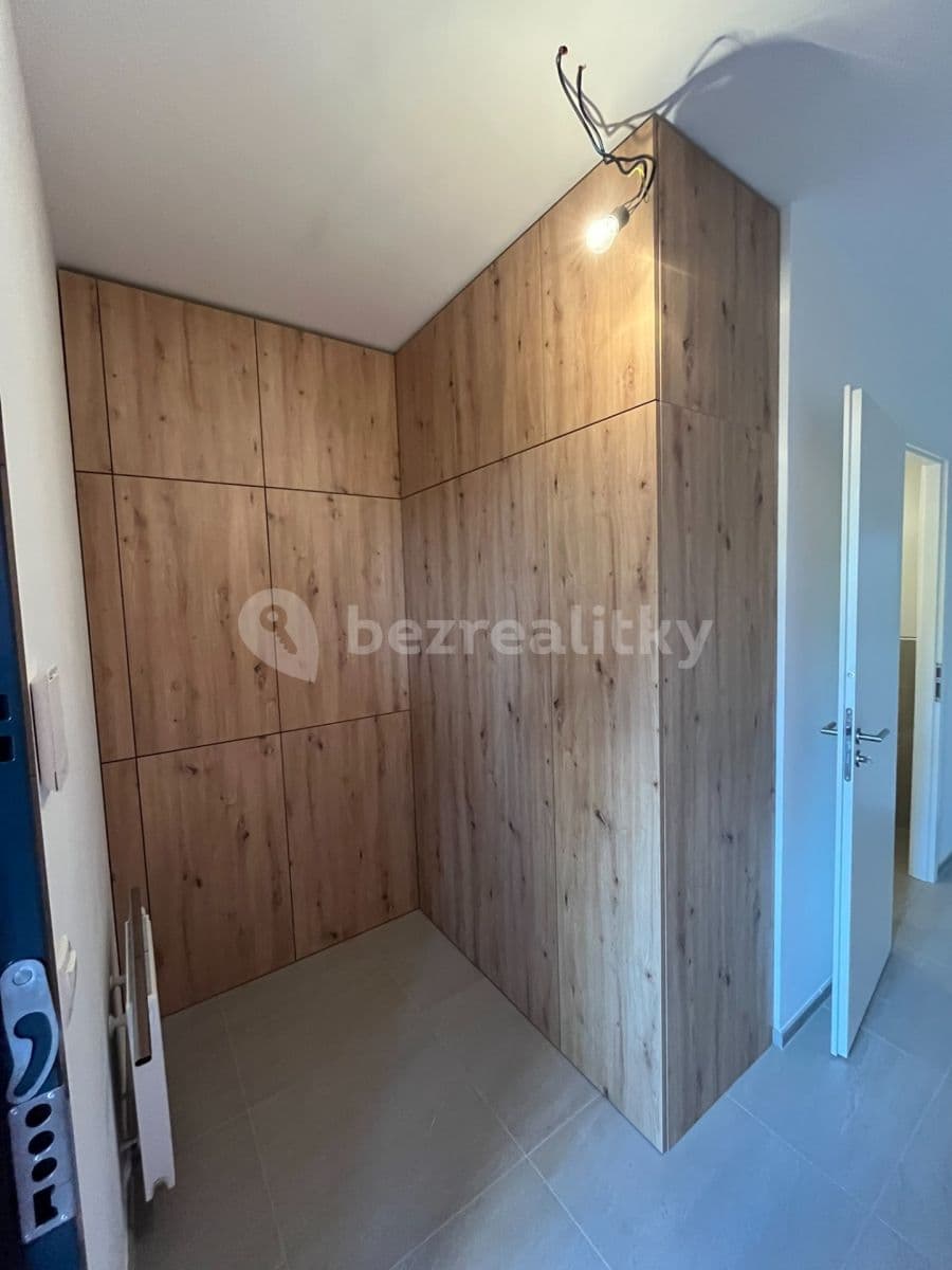 Pronájem bytu 1+kk 32 m², Milánská, Praha, Praha Pronájem bytu 1+kk 32 m², Milánská, Praha, Praha