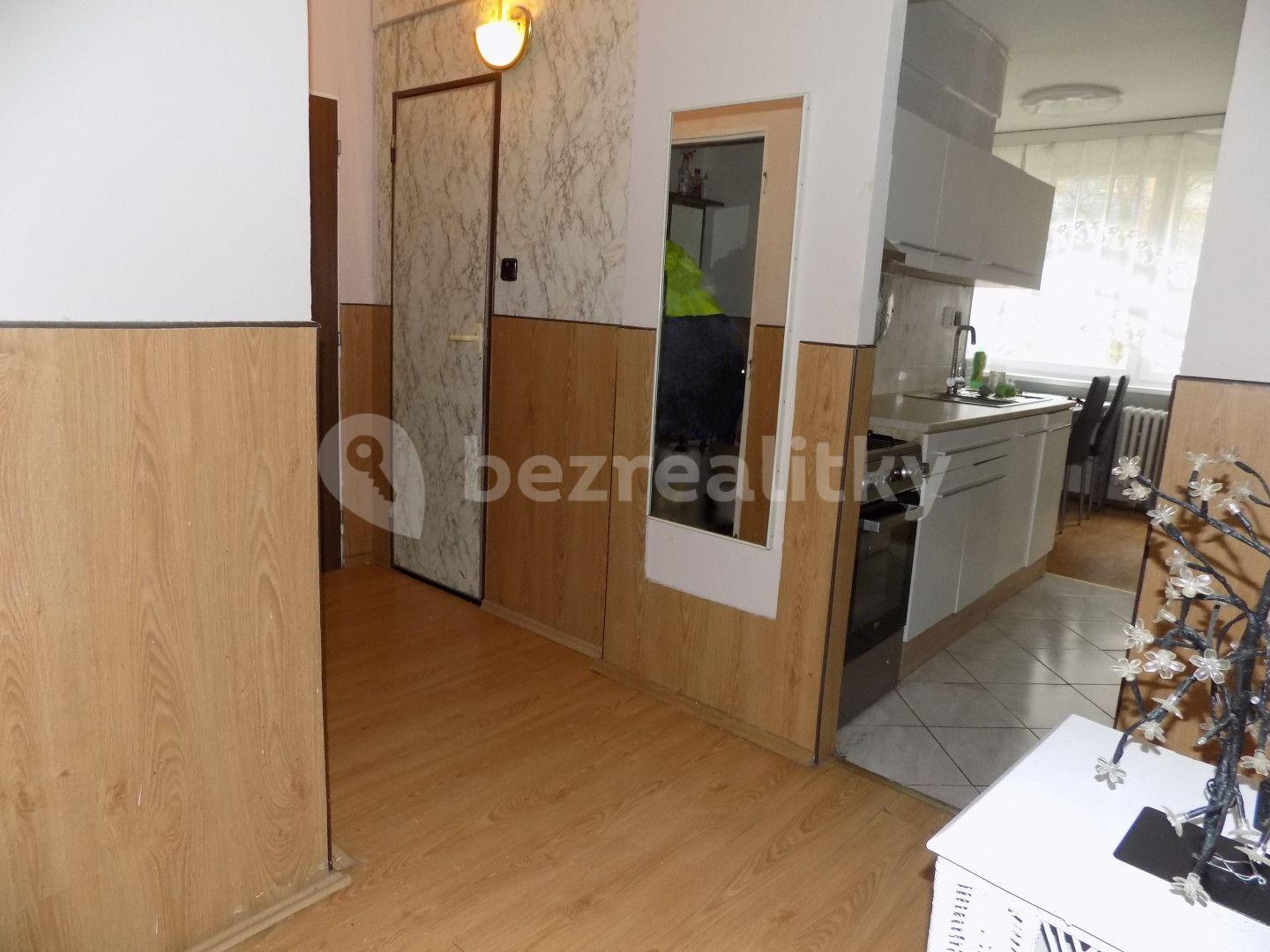 Prodej bytu 3+1 79 m², Karla Čapka, Krupka, Ústecký kraj