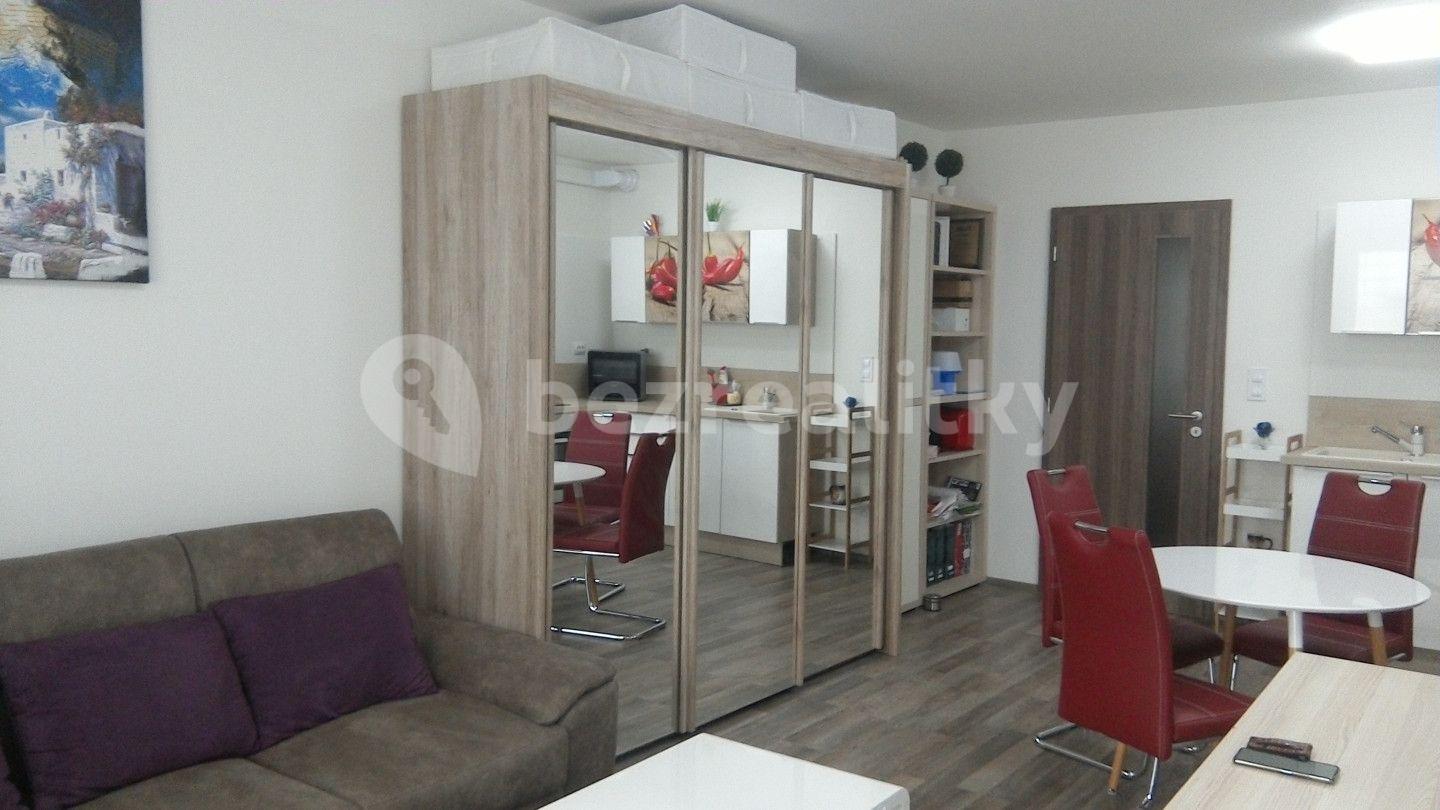 Prodej bytu 1+kk 40 m², Zvěřinova, Praha, Praha