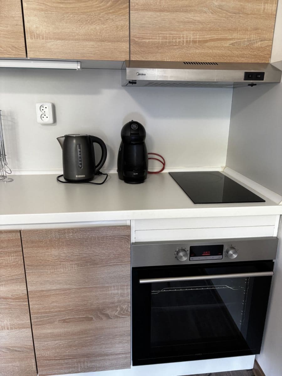 Pronájem bytu 1+kk 40 m², Jeronýmova, Liberec, Liberecký kraj Pronájem bytu 1+kk 40 m², Jeronýmova, Liberec, Liberecký kraj
