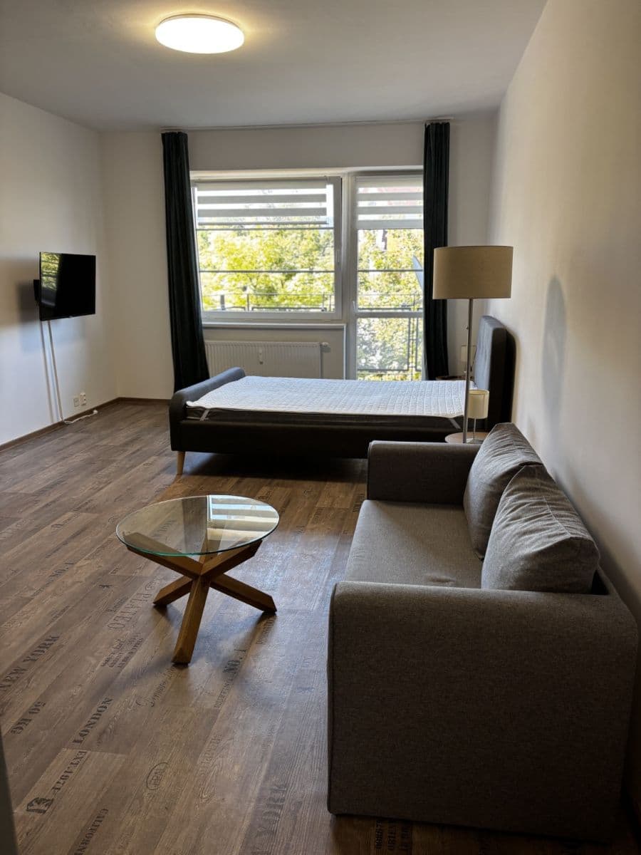 Pronájem bytu 1+kk 40 m², Jeronýmova, Liberec, Liberecký kraj Pronájem bytu 1+kk 40 m², Jeronýmova, Liberec, Liberecký kraj