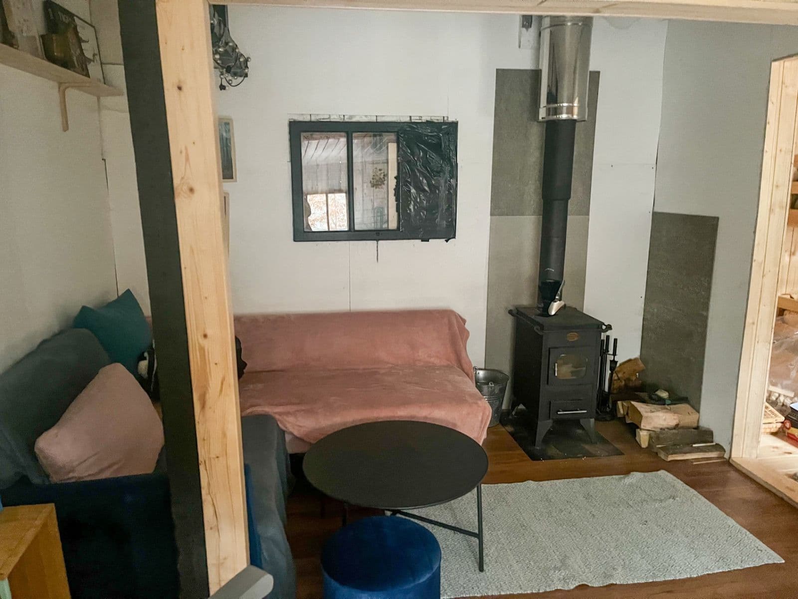 Prodej chaty, chalupy 28 m², pozemek 28 m², Mníšek pod Brdy, Středočeský kraj Prodej chaty, chalupy 28 m², pozemek 28 m², Mníšek pod Brdy, Středočeský kraj