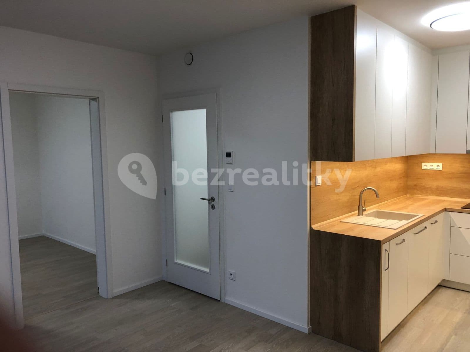 Pronájem bytu 2+kk 50 m², V Náklích, Praha, Praha Pronájem bytu 2+kk 50 m², V Náklích, Praha, Praha
