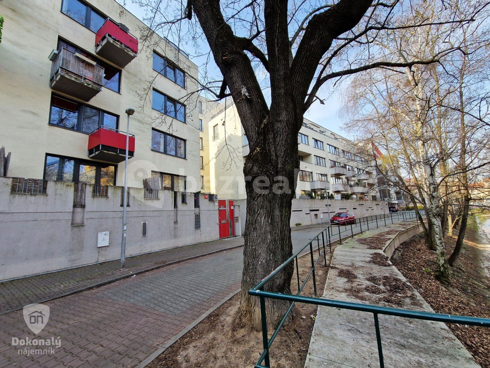 Pronájem bytu 2+kk 43 m², U michelského mlýna, Praha, Praha