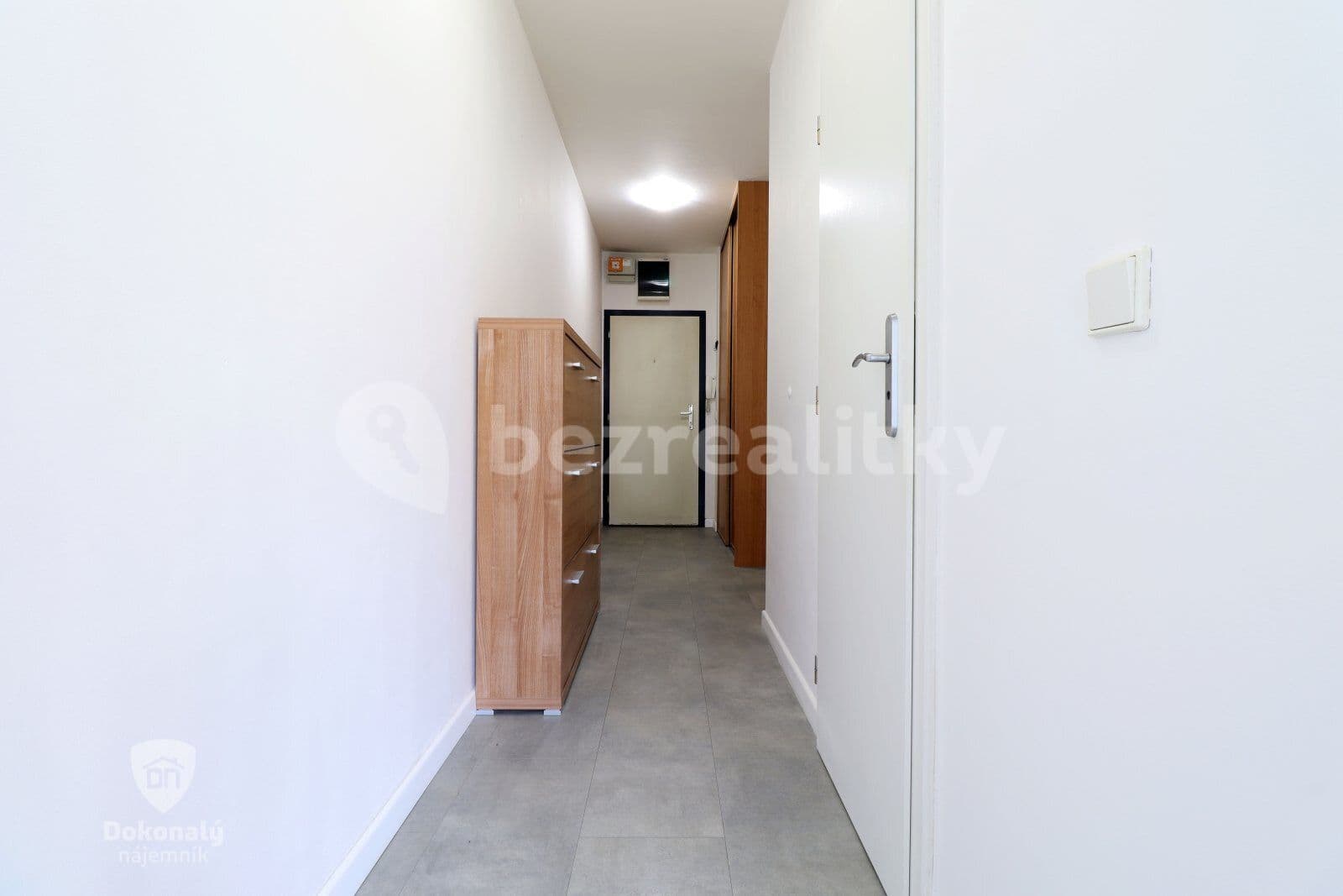 Pronájem bytu 2+kk 43 m², U michelského mlýna, Praha, Praha