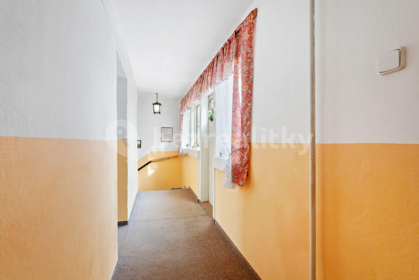Prodej domu 240 m², pozemek 276 m², Náměstí K. V. Raise, Lázně Bělohrad, Královéhradecký kraj