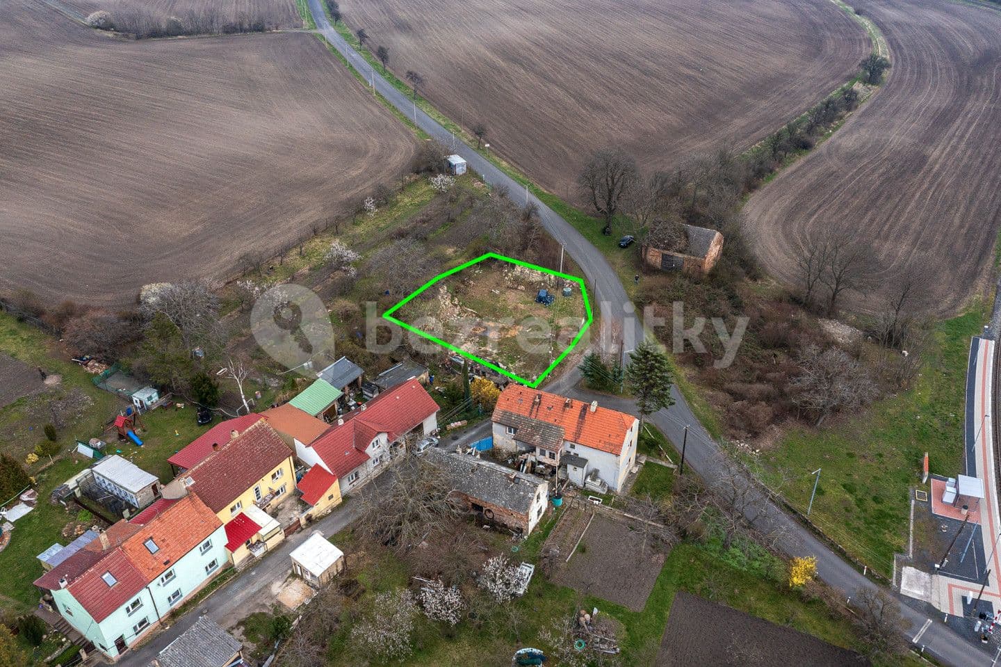 Prodej pozemku 594 m², Dlažkovice, Ústecký kraj