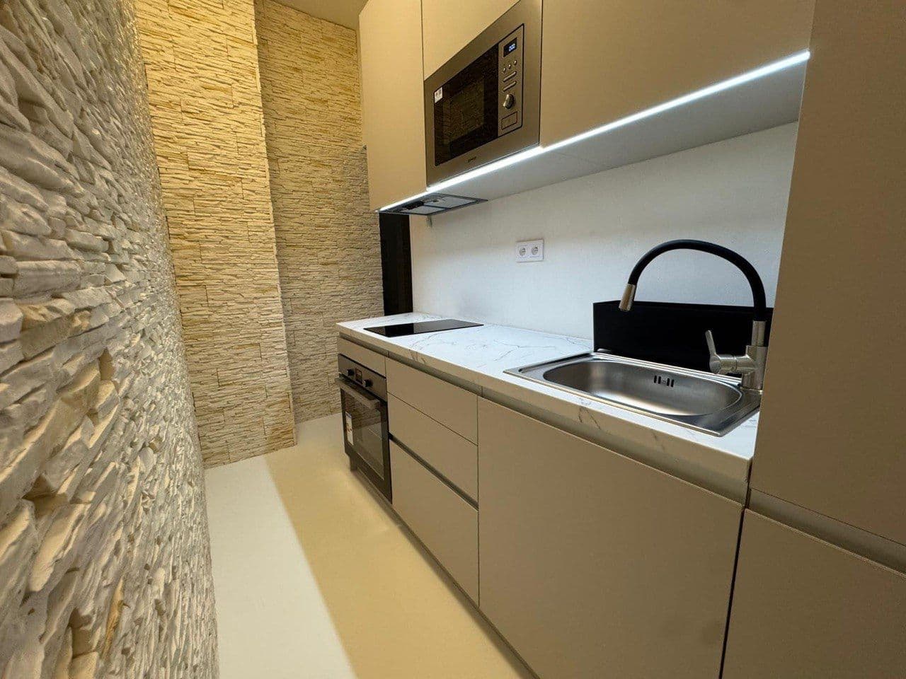 Pronájem bytu 2+1 65 m², Na Jarově, Praha, Praha Pronájem bytu 2+1 65 m², Na Jarově, Praha, Praha