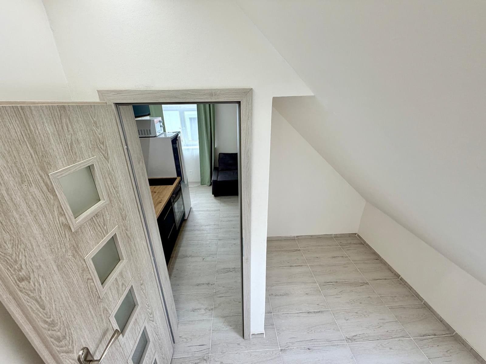 Pronájem bytu 2+kk 35 m², Na Jarově, Praha, Praha Pronájem bytu 2+kk 35 m², Na Jarově, Praha, Praha