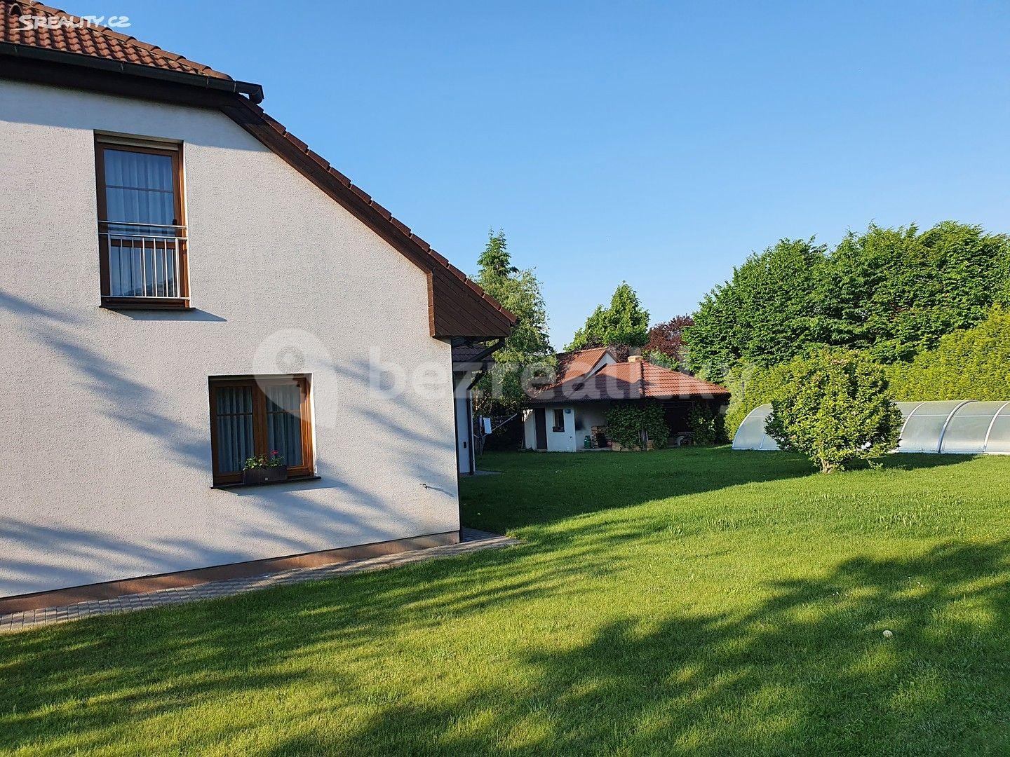 Prodej domu 281 m², pozemek 1.384 m², Květná, Hřebeč, Středočeský kraj