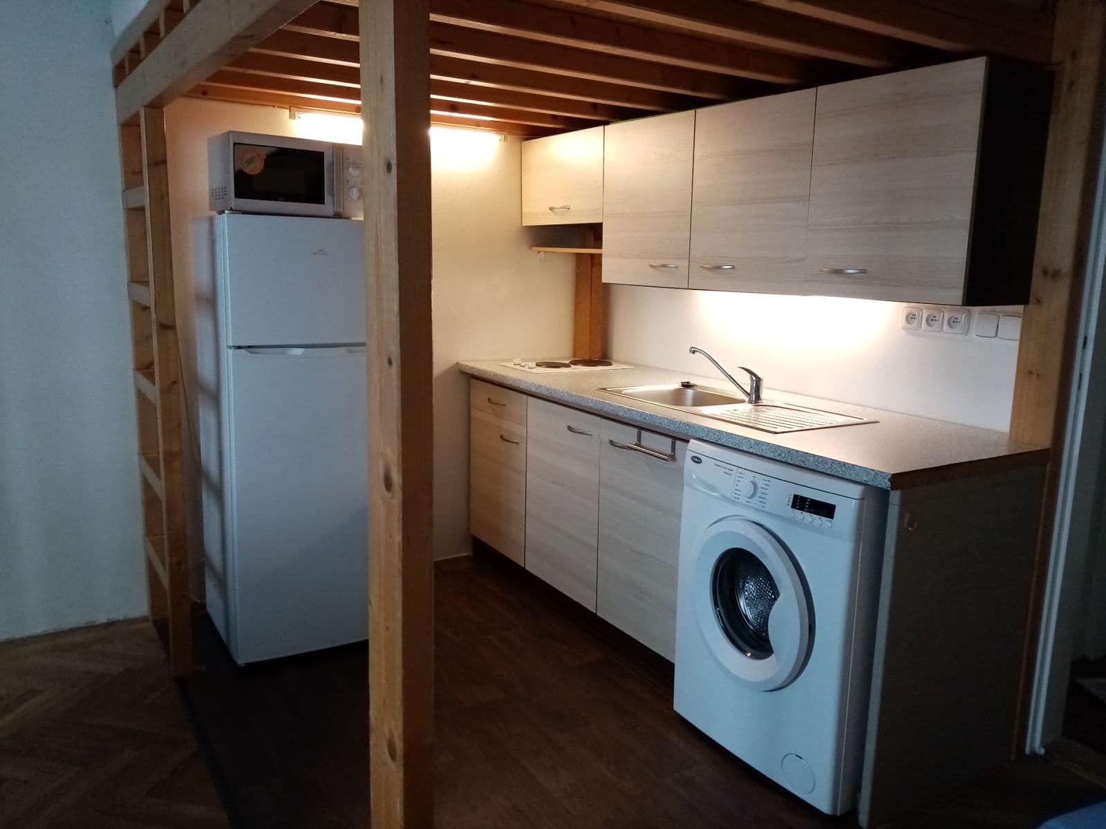 Pronájem bytu Garsoniéra 25 m², U Smaltovny, Praha, Praha Pronájem bytu Garsoniéra 25 m², U Smaltovny, Praha, Praha