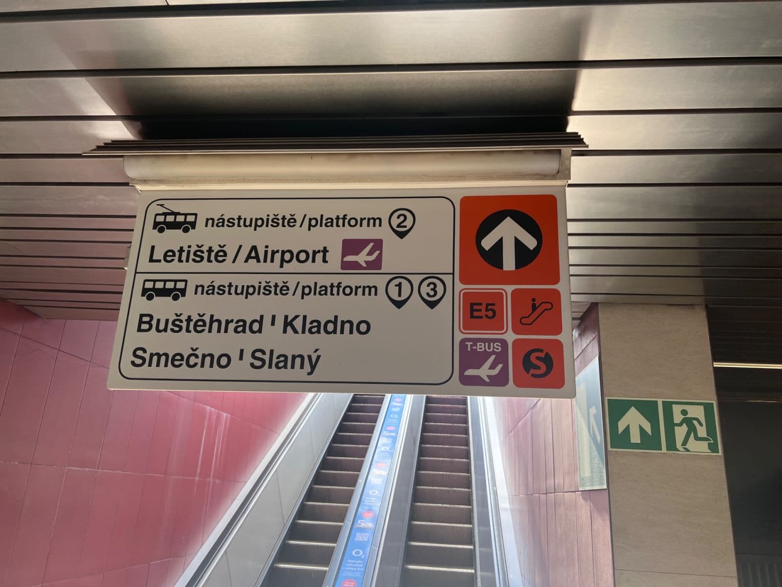 Prodej domu 57 m², pozemek 9 m², Krátká, Smečno, Středočeský kraj Prodej domu 57 m², pozemek 9 m², Krátká, Smečno, Středočeský kraj