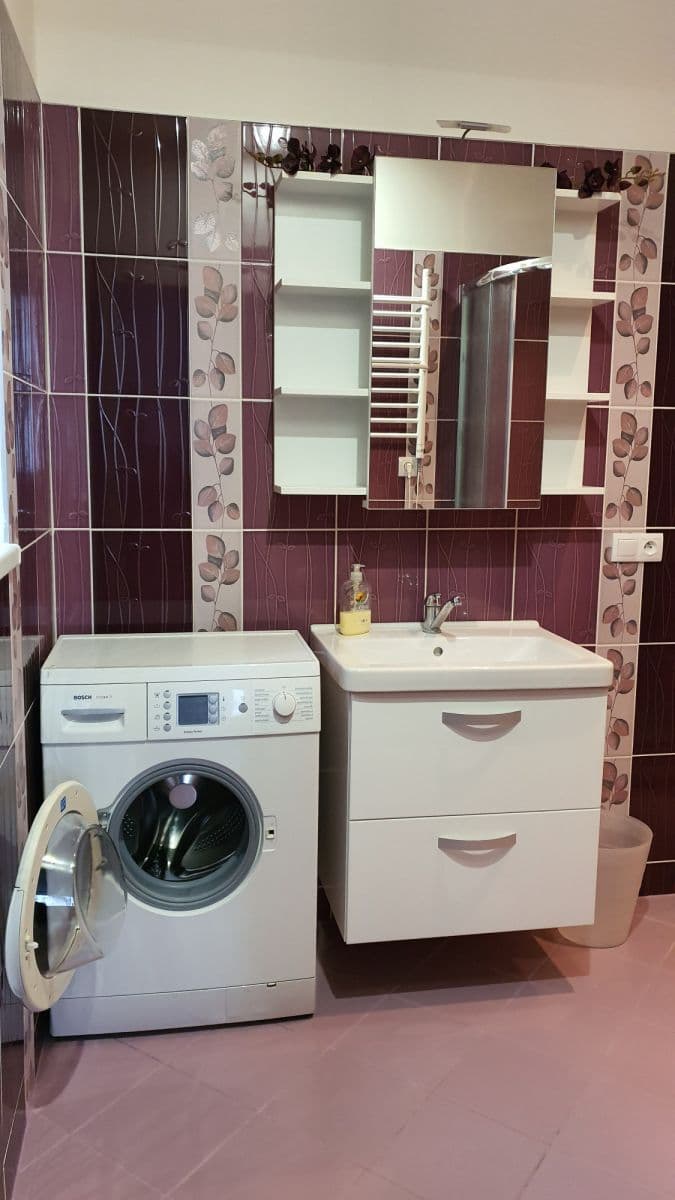 Pronájem bytu 45 m², Sportovní, Praha, Praha Pronájem bytu 45 m², Sportovní, Praha, Praha