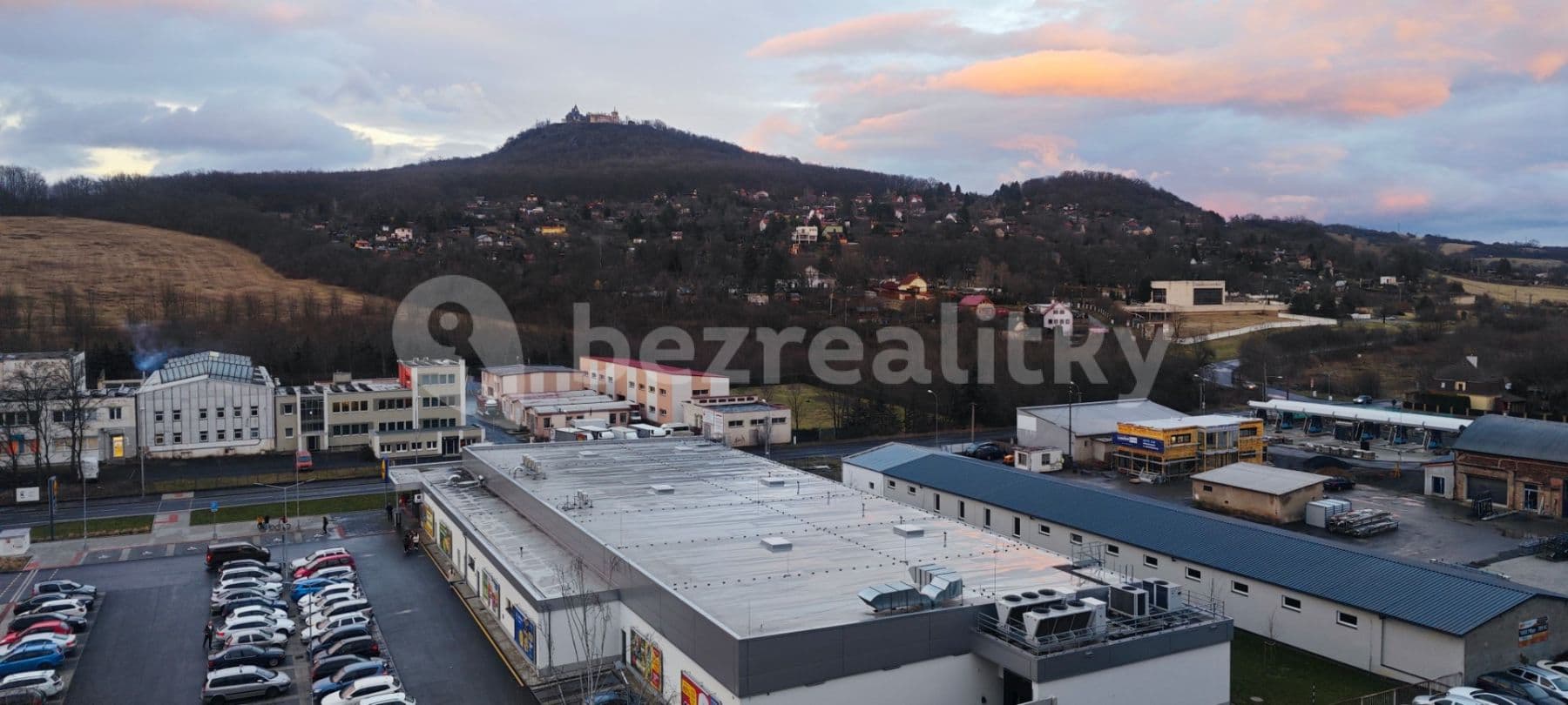Pronájem bytu 4+1 76 m², Pod hvězdárnou, Teplice, Ústecký kraj Pronájem bytu 4+1 76 m², Pod hvězdárnou, Teplice, Ústecký kraj