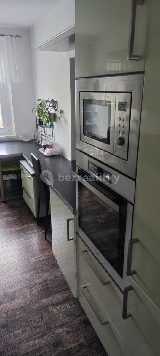 Pronájem bytu 4+1 76 m², Pod hvězdárnou, Teplice, Ústecký kraj Pronájem bytu 4+1 76 m², Pod hvězdárnou, Teplice, Ústecký kraj