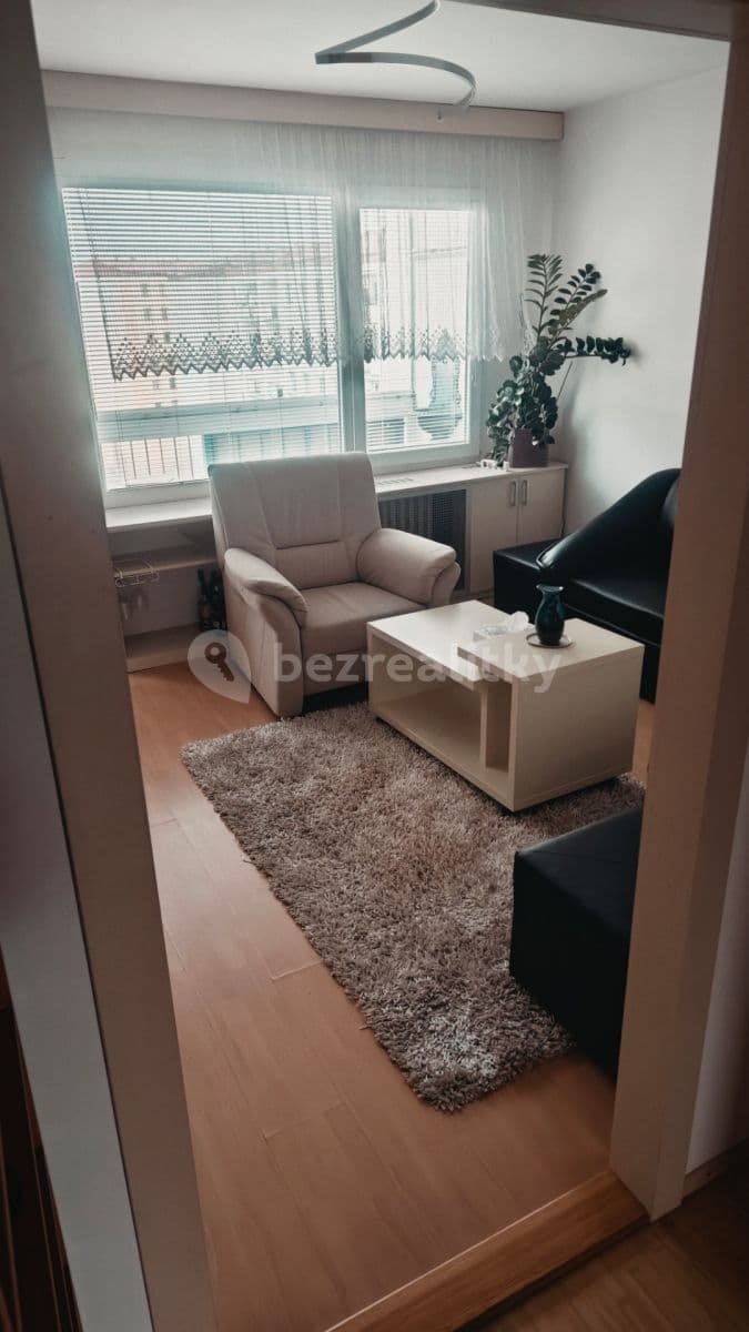 Pronájem bytu 4+1 76 m², Pod hvězdárnou, Teplice, Ústecký kraj Pronájem bytu 4+1 76 m², Pod hvězdárnou, Teplice, Ústecký kraj
