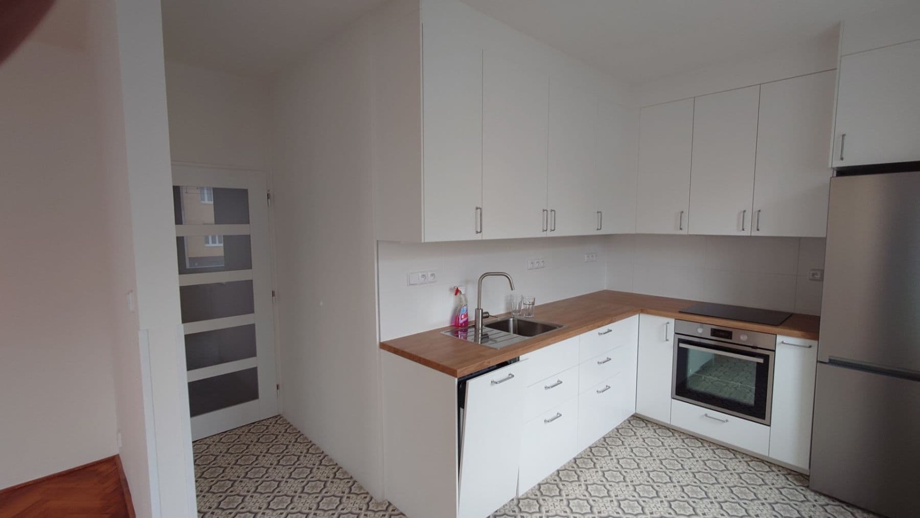Pronájem bytu 3+kk 70 m², Na Petřinách, Praha, Praha Pronájem bytu 3+kk 70 m², Na Petřinách, Praha, Praha