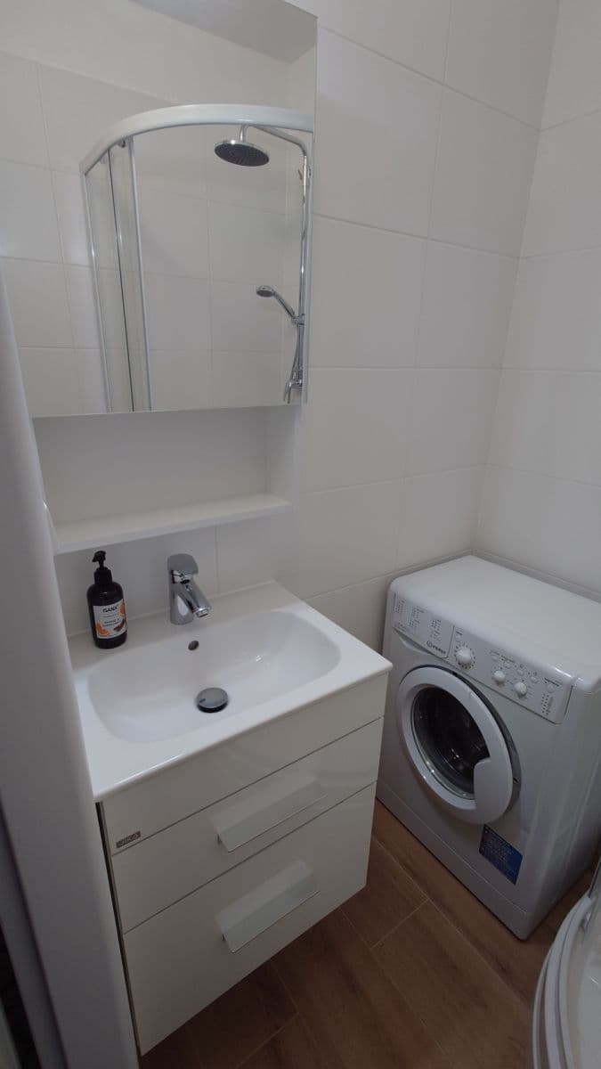 Pronájem bytu 3+kk 70 m², Na Petřinách, Praha, Praha Pronájem bytu 3+kk 70 m², Na Petřinách, Praha, Praha