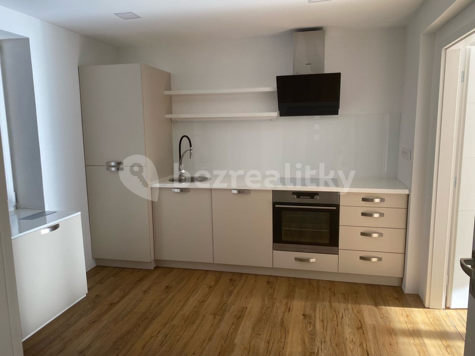 Pronájem bytu 2+1 63 m², U Potoka, Všenory, Středočeský kraj Pronájem bytu 2+1 63 m², U Potoka, Všenory, Středočeský kraj