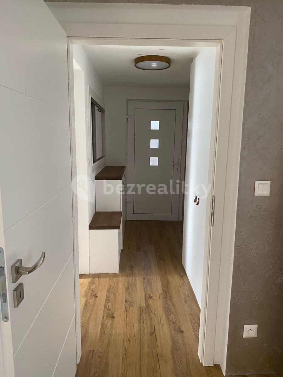 Pronájem bytu 2+1 63 m², U Potoka, Všenory, Středočeský kraj Pronájem bytu 2+1 63 m², U Potoka, Všenory, Středočeský kraj