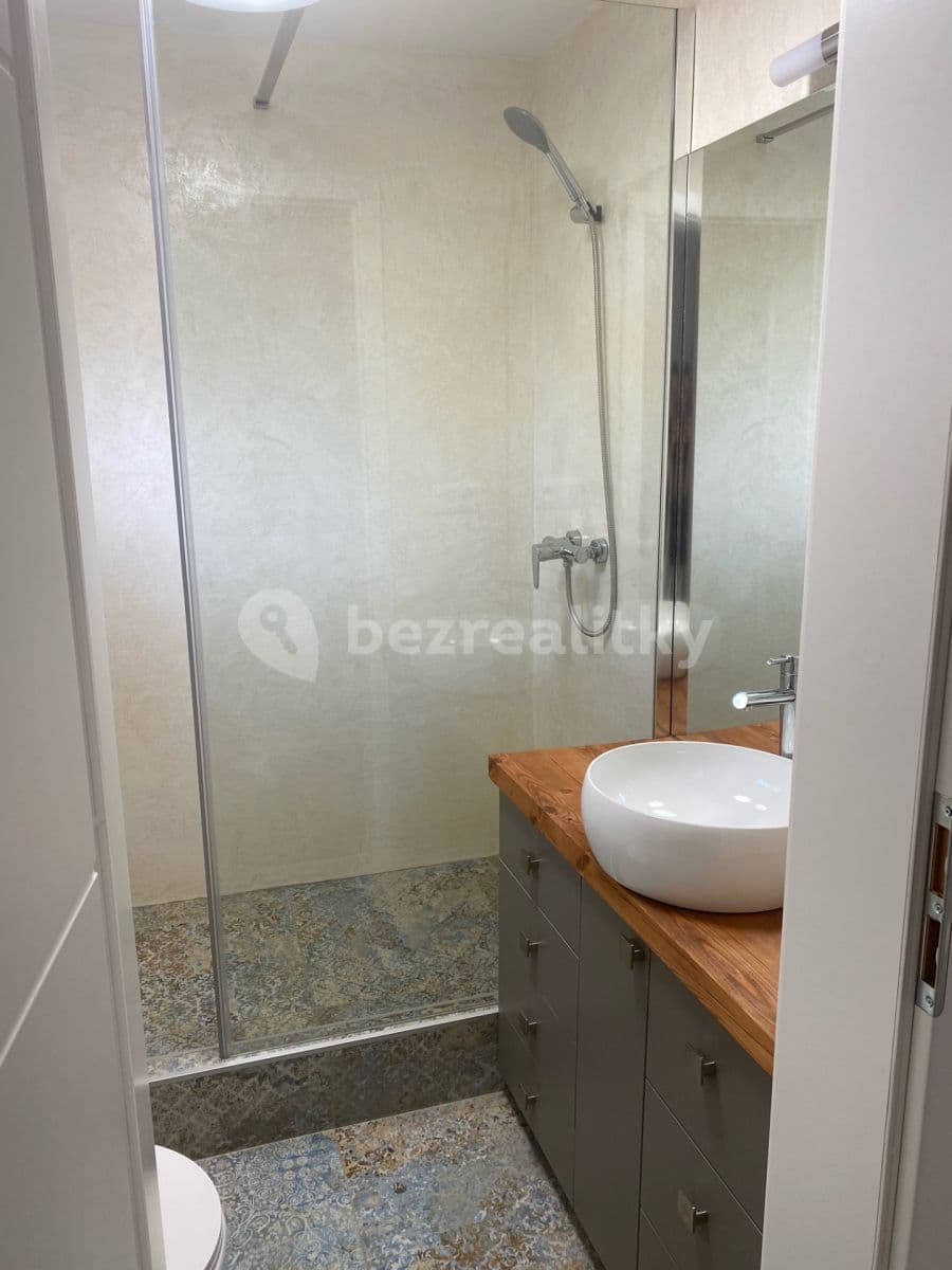 Pronájem bytu 2+1 63 m², U Potoka, Všenory, Středočeský kraj Pronájem bytu 2+1 63 m², U Potoka, Všenory, Středočeský kraj