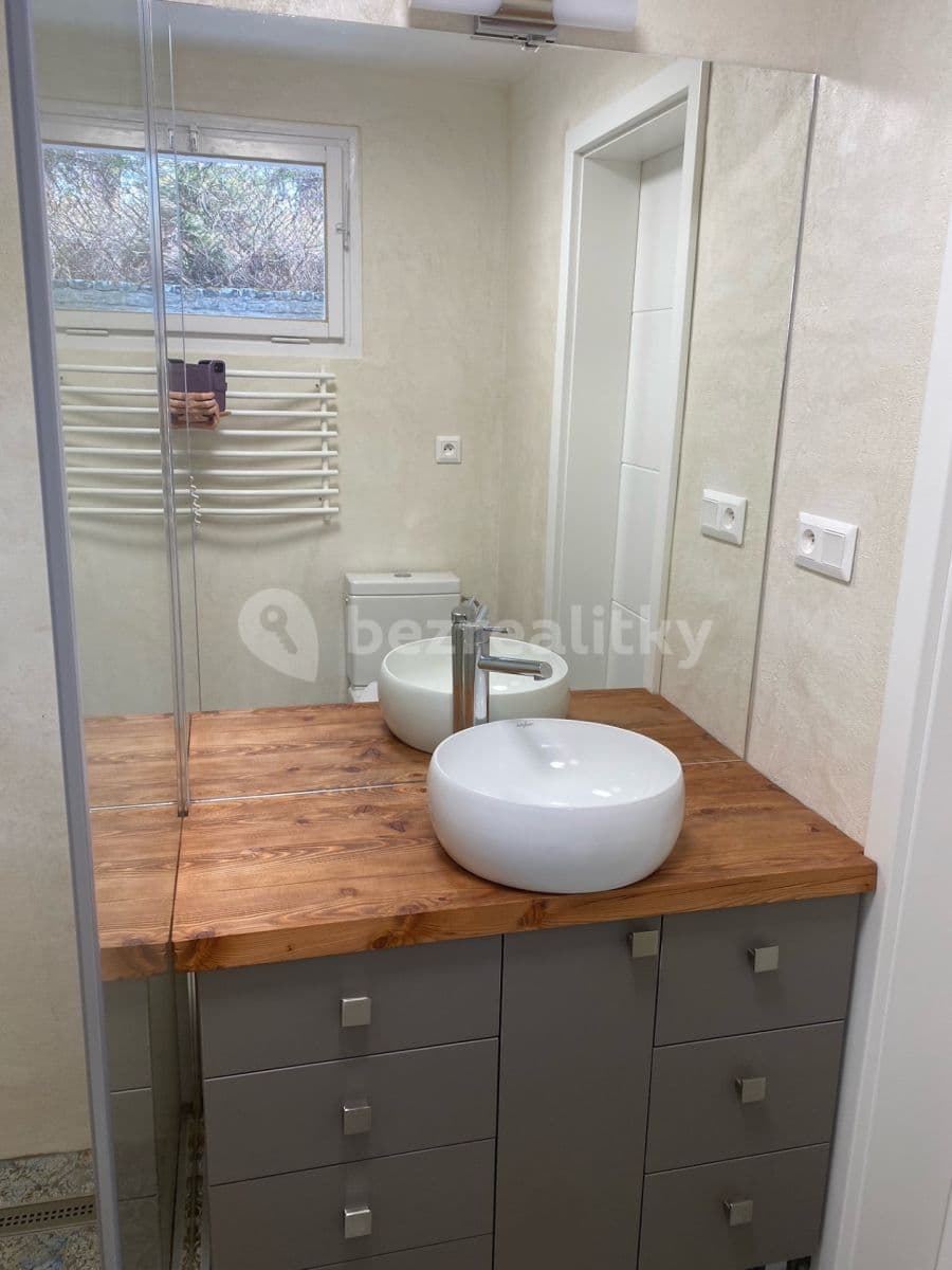 Pronájem bytu 2+1 63 m², U Potoka, Všenory, Středočeský kraj Pronájem bytu 2+1 63 m², U Potoka, Všenory, Středočeský kraj