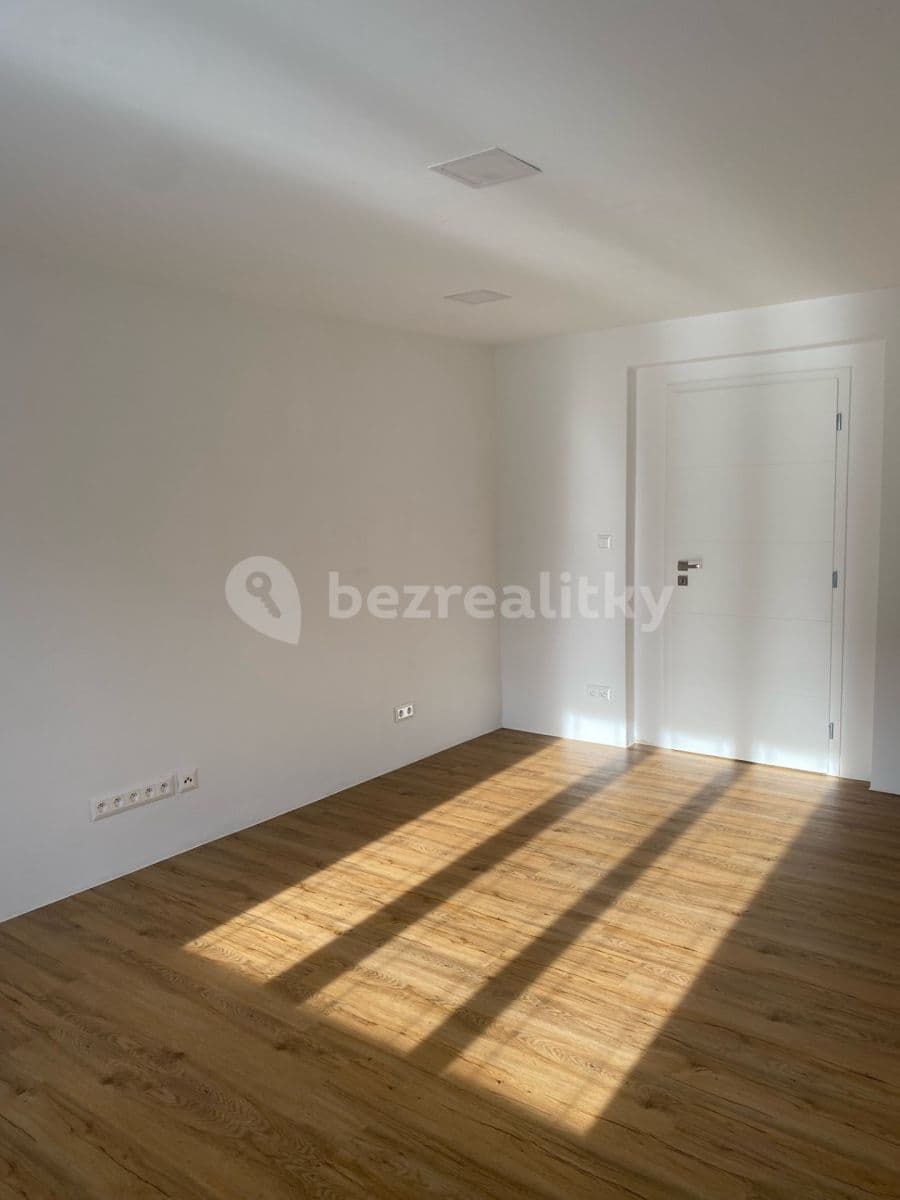 Pronájem bytu 2+1 63 m², U Potoka, Všenory, Středočeský kraj Pronájem bytu 2+1 63 m², U Potoka, Všenory, Středočeský kraj