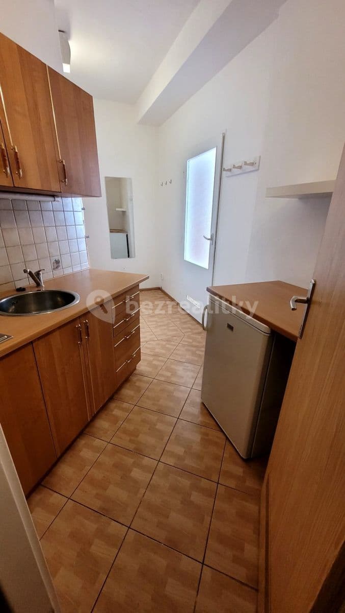 Pronájem bytu 1+kk 21 m², Sportovní, Praha, Praha Pronájem bytu 1+kk 21 m², Sportovní, Praha, Praha