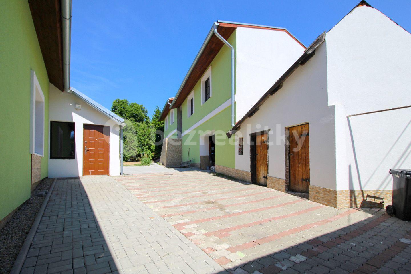 Prodej domu 370 m², pozemek 1.107 m², Chržín, Středočeský kraj