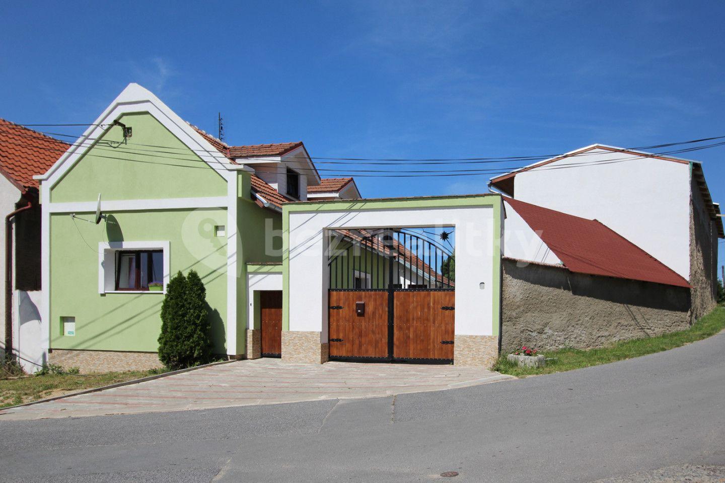 Prodej domu 370 m², pozemek 1.107 m², Chržín, Středočeský kraj