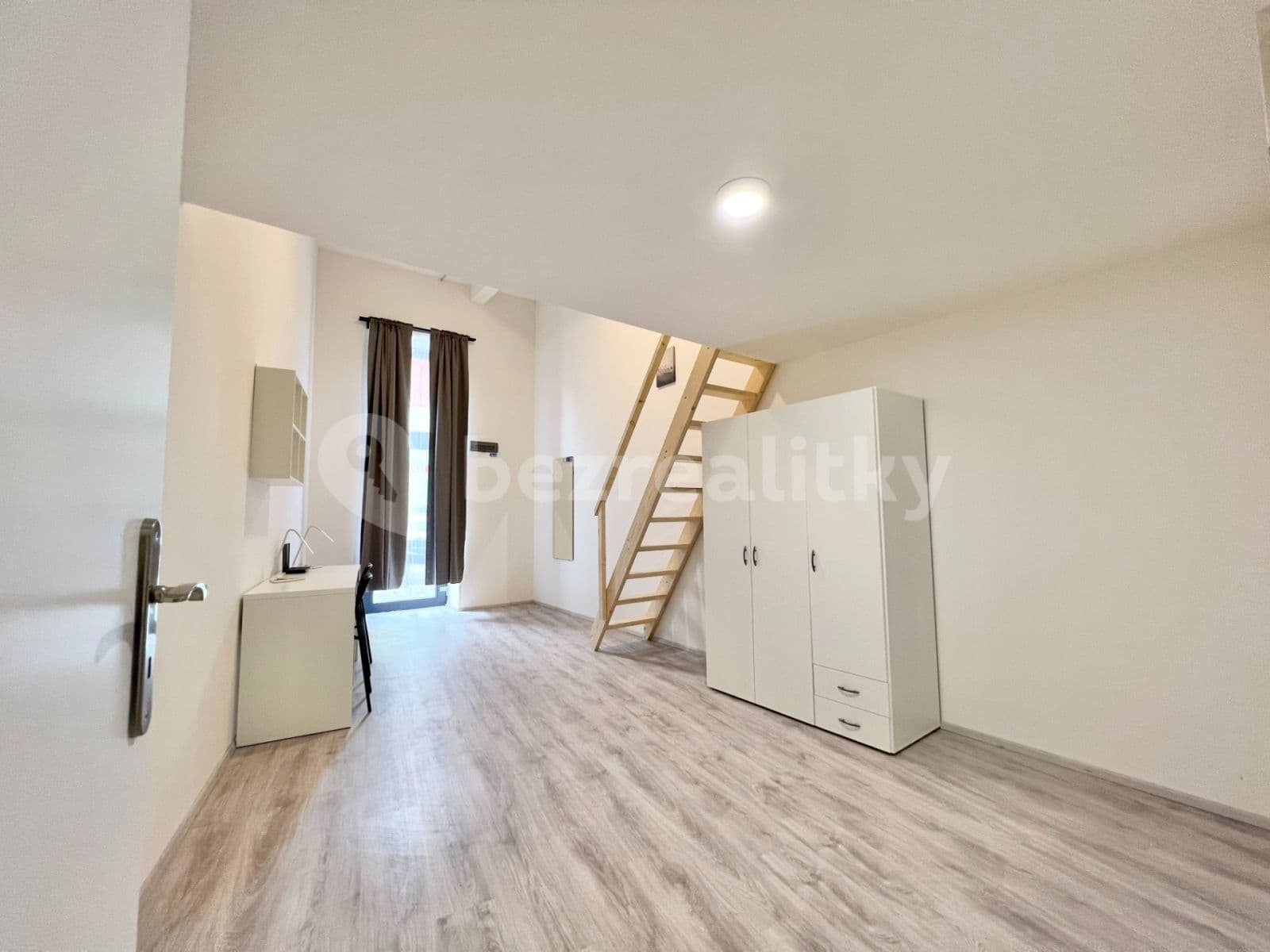 Pronájem bytu 1+1 30 m², Hybešova, Brno, Jihomoravský kraj Pronájem bytu 1+1 30 m², Hybešova, Brno, Jihomoravský kraj