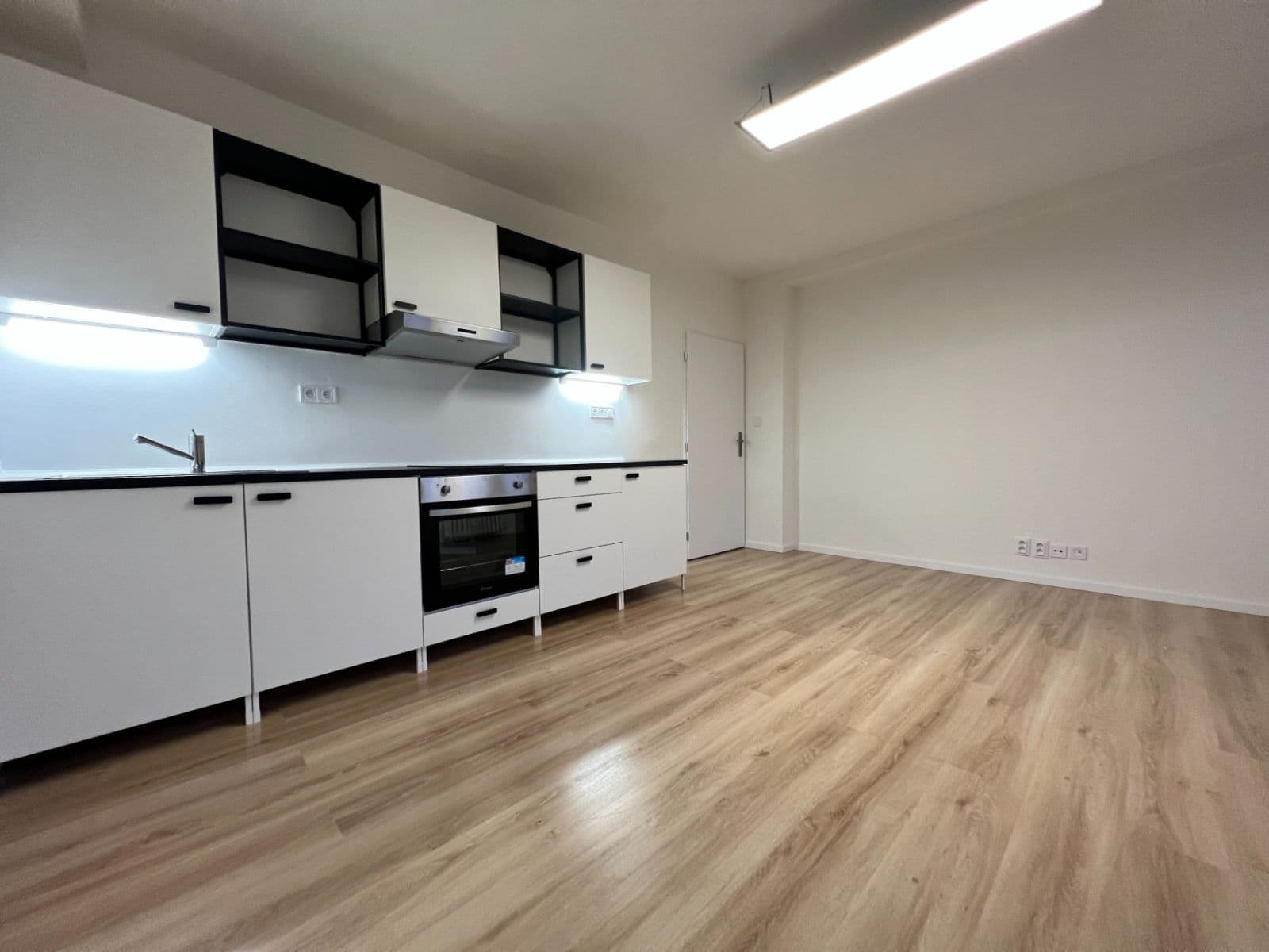 Pronájem bytu 2+kk 55 m², Moskevská, Kladno, Středočeský kraj Pronájem bytu 2+kk 55 m², Moskevská, Kladno, Středočeský kraj