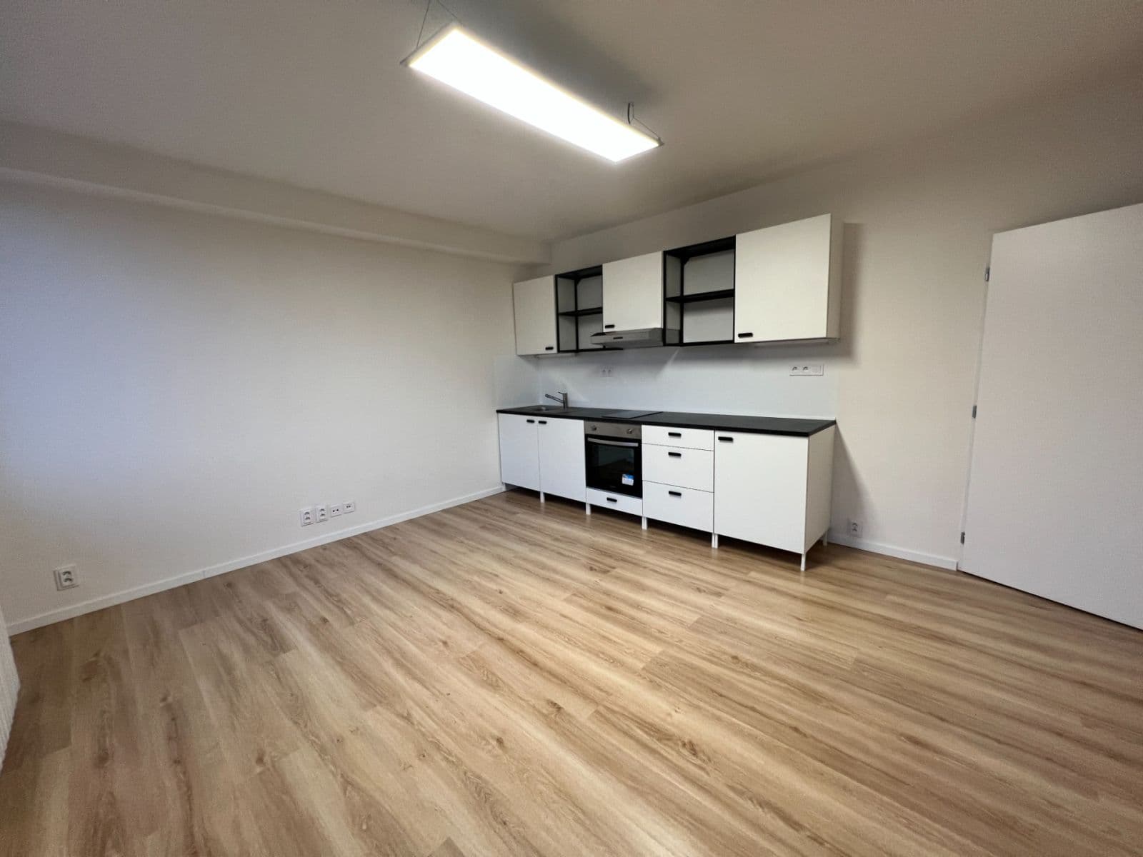 Pronájem bytu 2+kk 55 m², Moskevská, Kladno, Středočeský kraj Pronájem bytu 2+kk 55 m², Moskevská, Kladno, Středočeský kraj