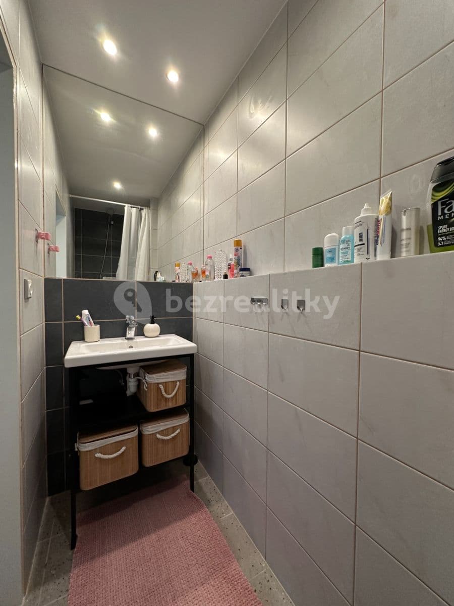 Pronájem bytu 1+1 40 m², Mirovická, Praha, Praha Pronájem bytu 1+1 40 m², Mirovická, Praha, Praha
