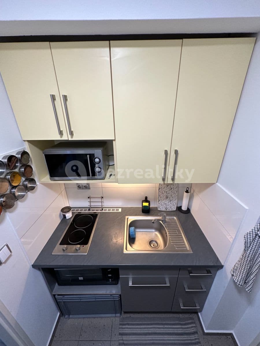 Pronájem bytu 1+1 40 m², Mirovická, Praha, Praha Pronájem bytu 1+1 40 m², Mirovická, Praha, Praha