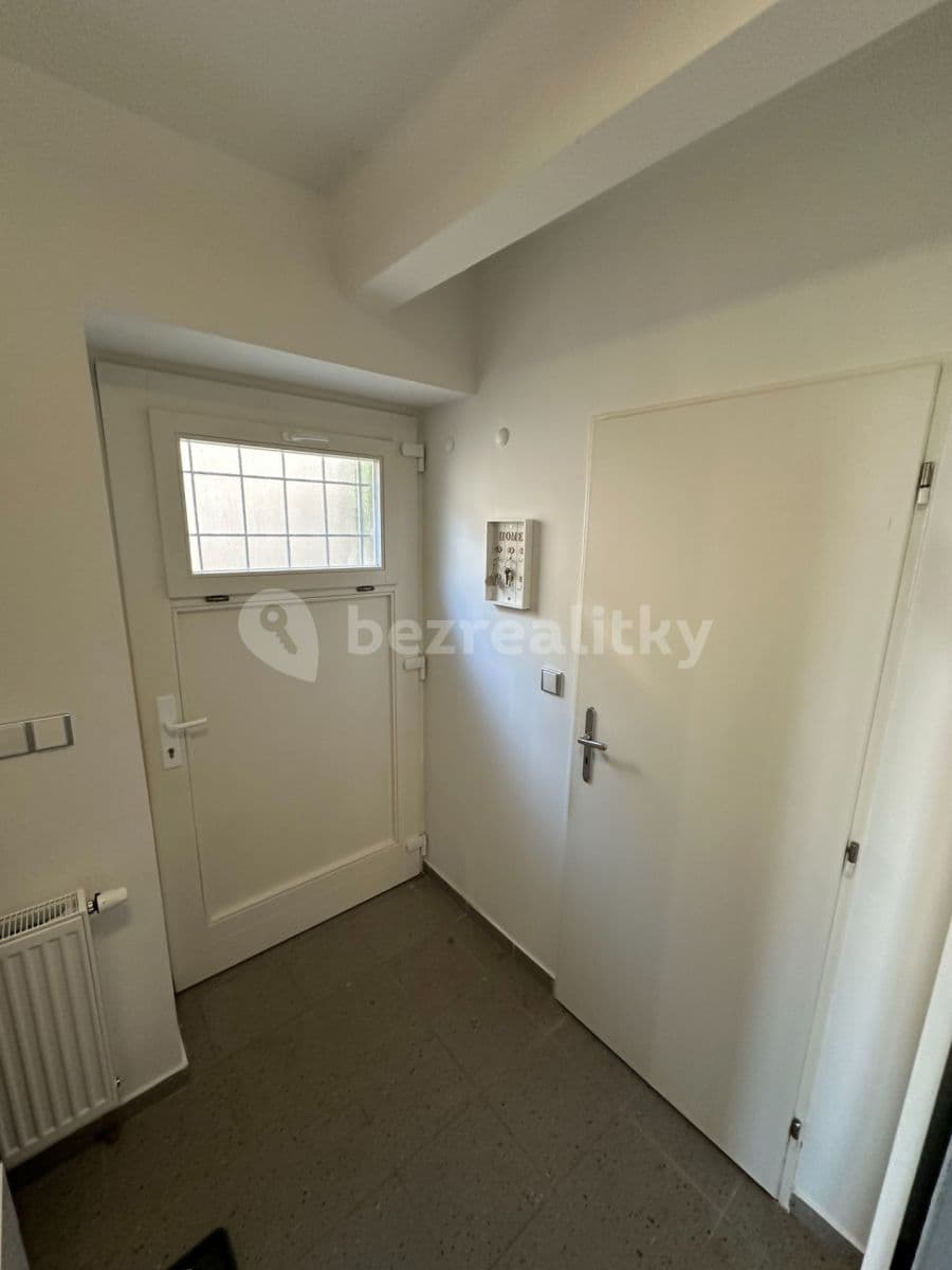 Pronájem bytu 1+1 40 m², Mirovická, Praha, Praha Pronájem bytu 1+1 40 m², Mirovická, Praha, Praha
