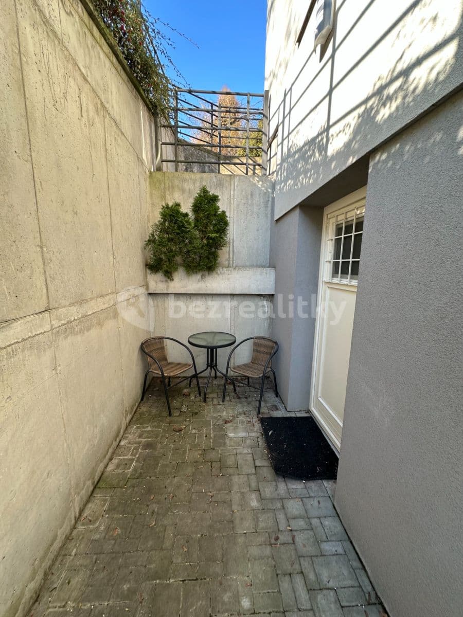 Pronájem bytu 1+1 40 m², Mirovická, Praha, Praha Pronájem bytu 1+1 40 m², Mirovická, Praha, Praha