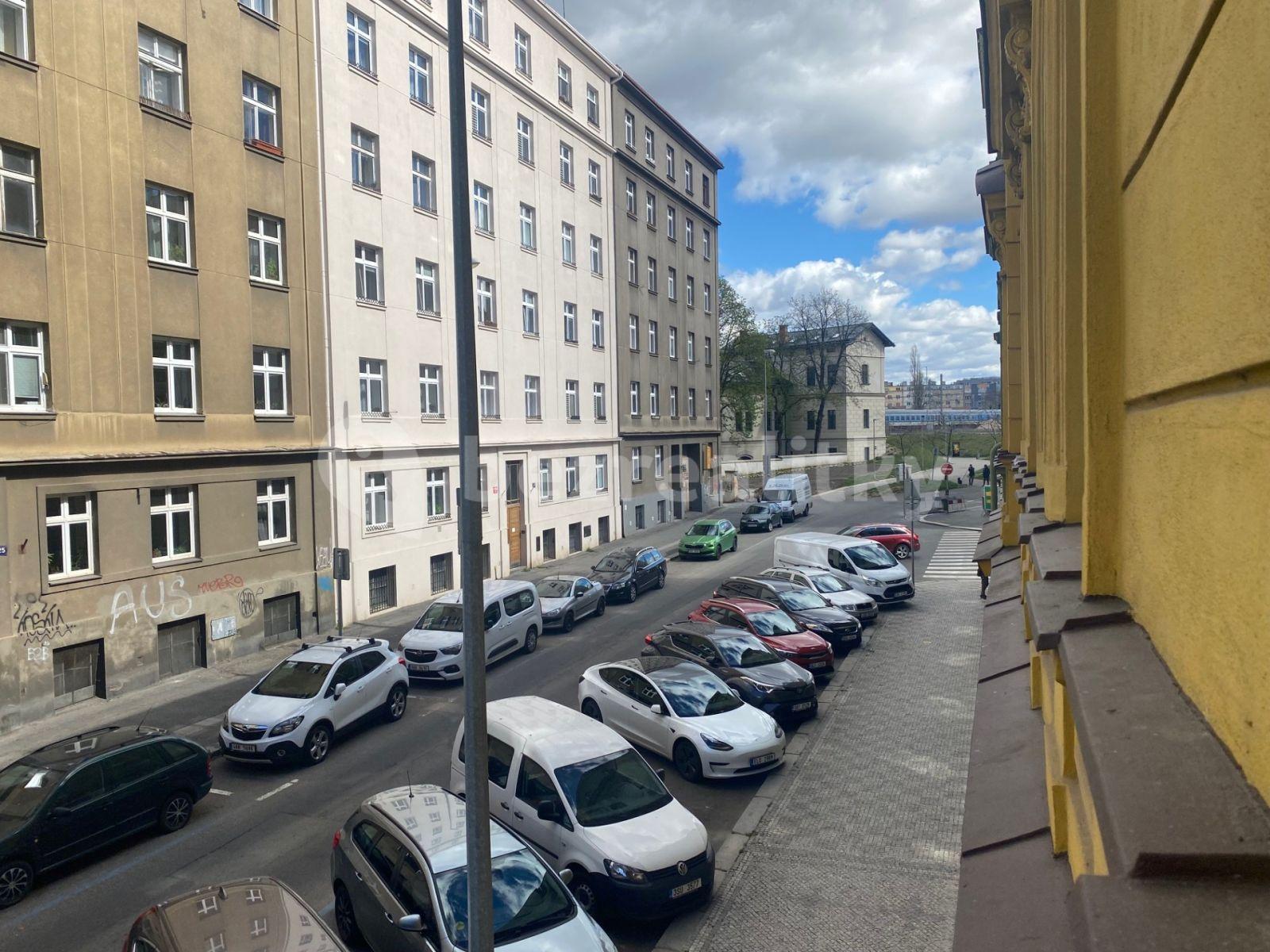 Prodej bytu 1+kk 20 m², Čestmírova, Praha, Praha