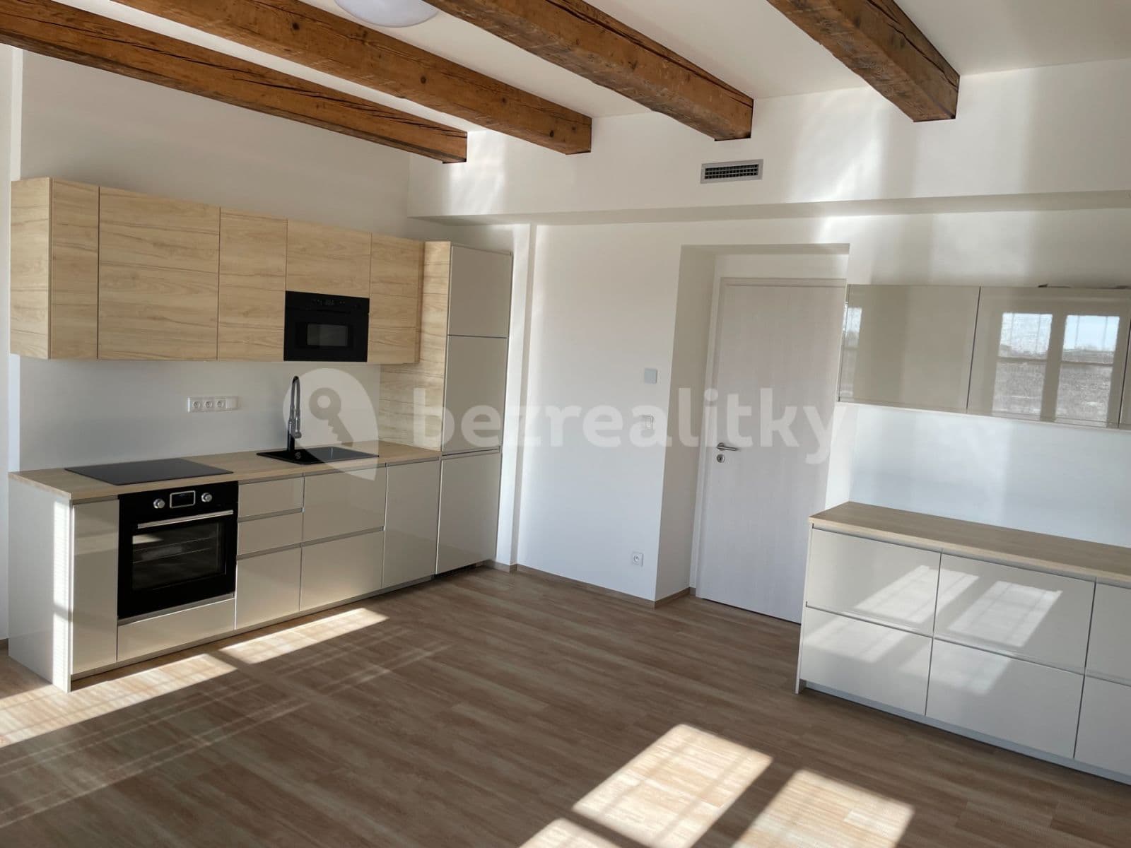 Pronájem bytu 2+kk 63 m², Opuštěná, Brno, Jihomoravský kraj Pronájem bytu 2+kk 63 m², Opuštěná, Brno, Jihomoravský kraj