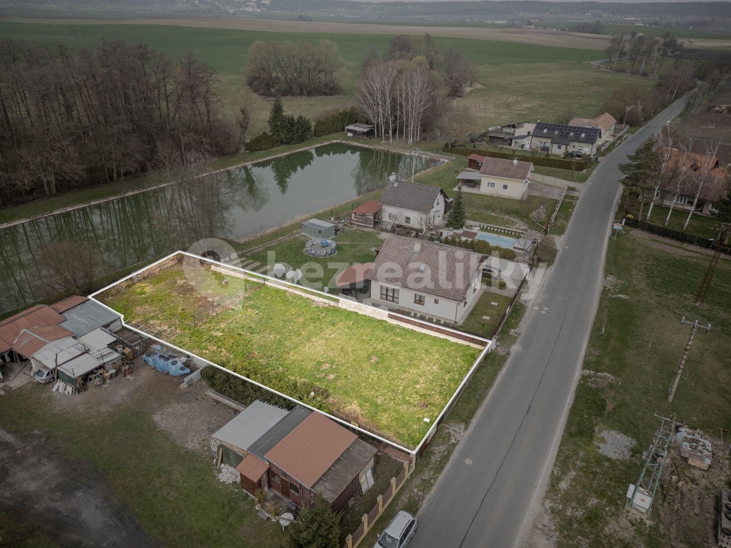Prodej pozemku 852 m², Jíkev, Středočeský kraj