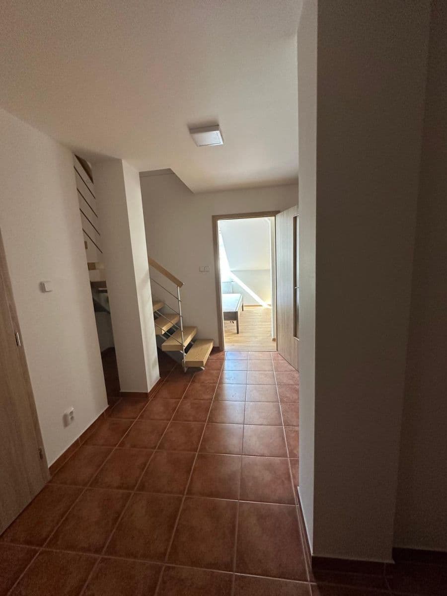 Pronájem bytu 79 m², Grafická, Praha, Praha Pronájem bytu 79 m², Grafická, Praha, Praha