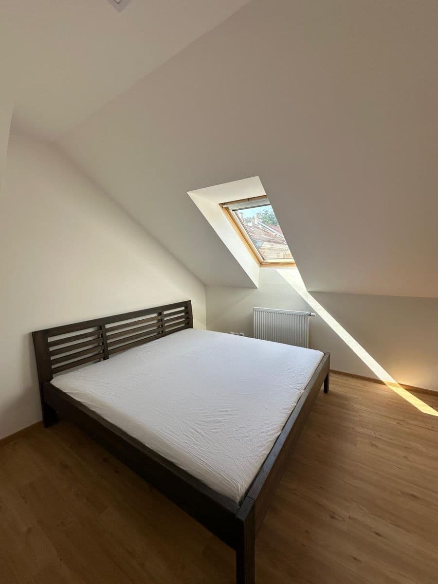 Pronájem bytu 79 m², Grafická, Praha, Praha Pronájem bytu 79 m², Grafická, Praha, Praha