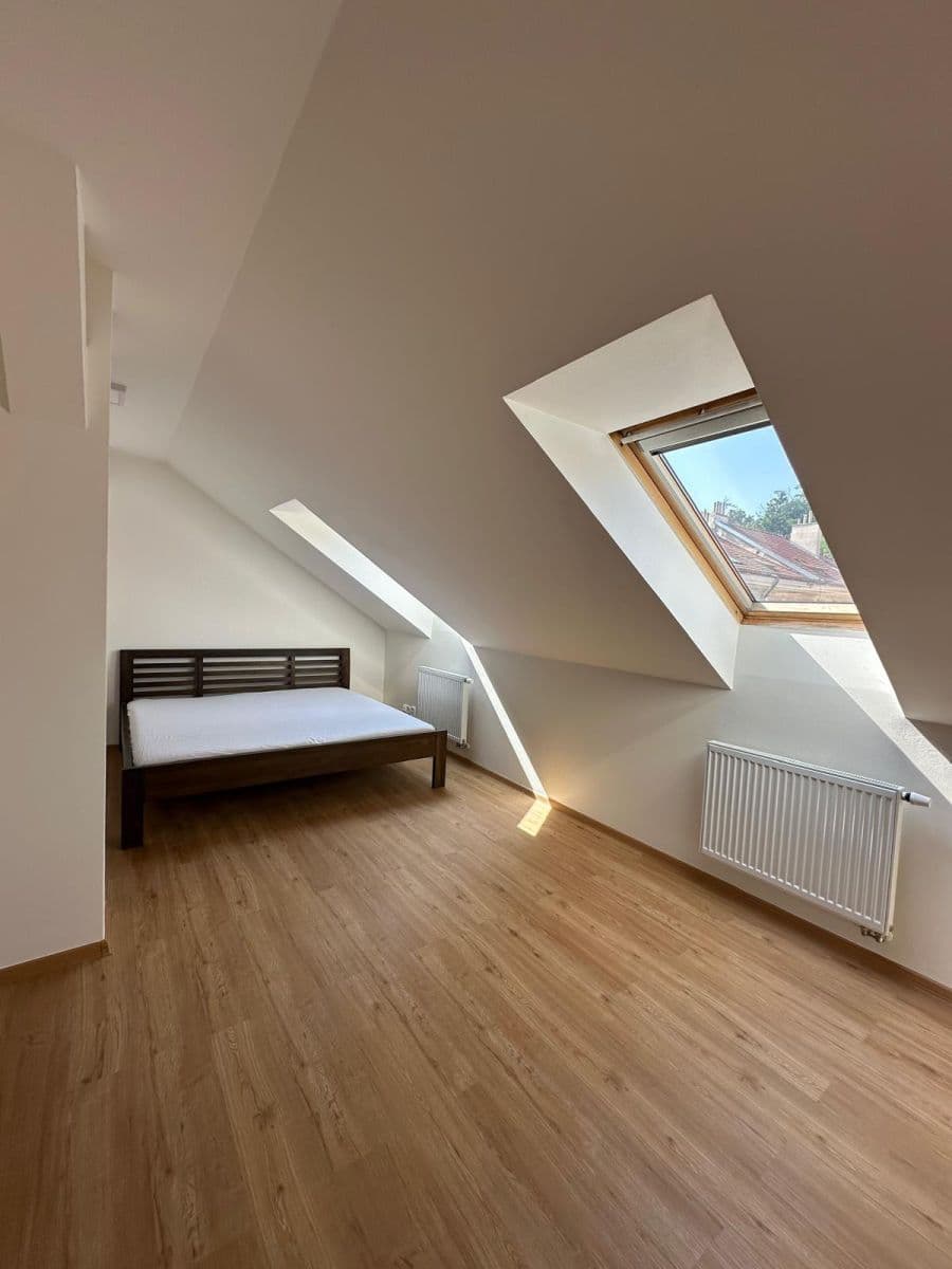 Pronájem bytu 79 m², Grafická, Praha, Praha Pronájem bytu 79 m², Grafická, Praha, Praha