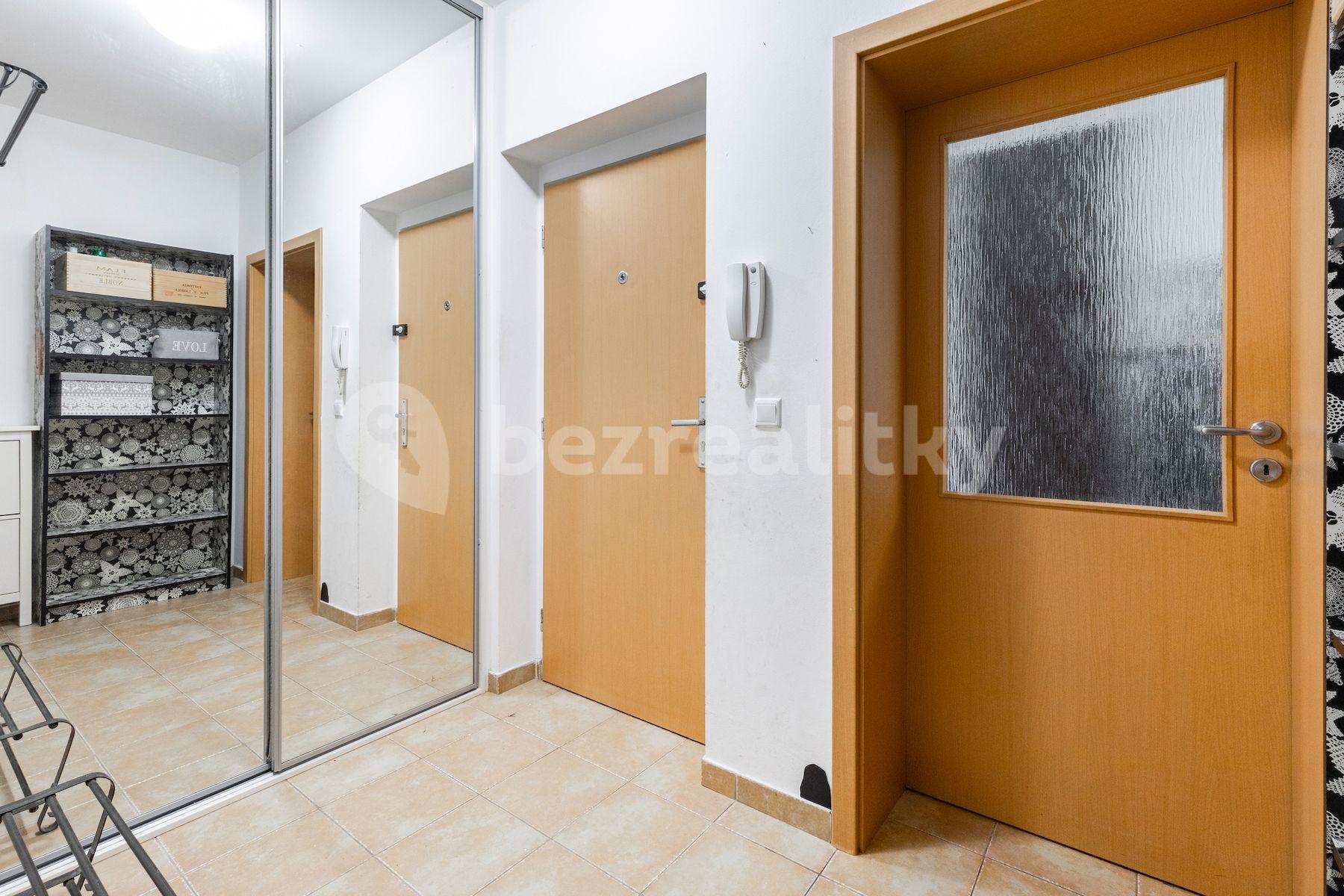 Prodej bytu 3+kk 67 m², Lomená, Zbuzany, Středočeský kraj